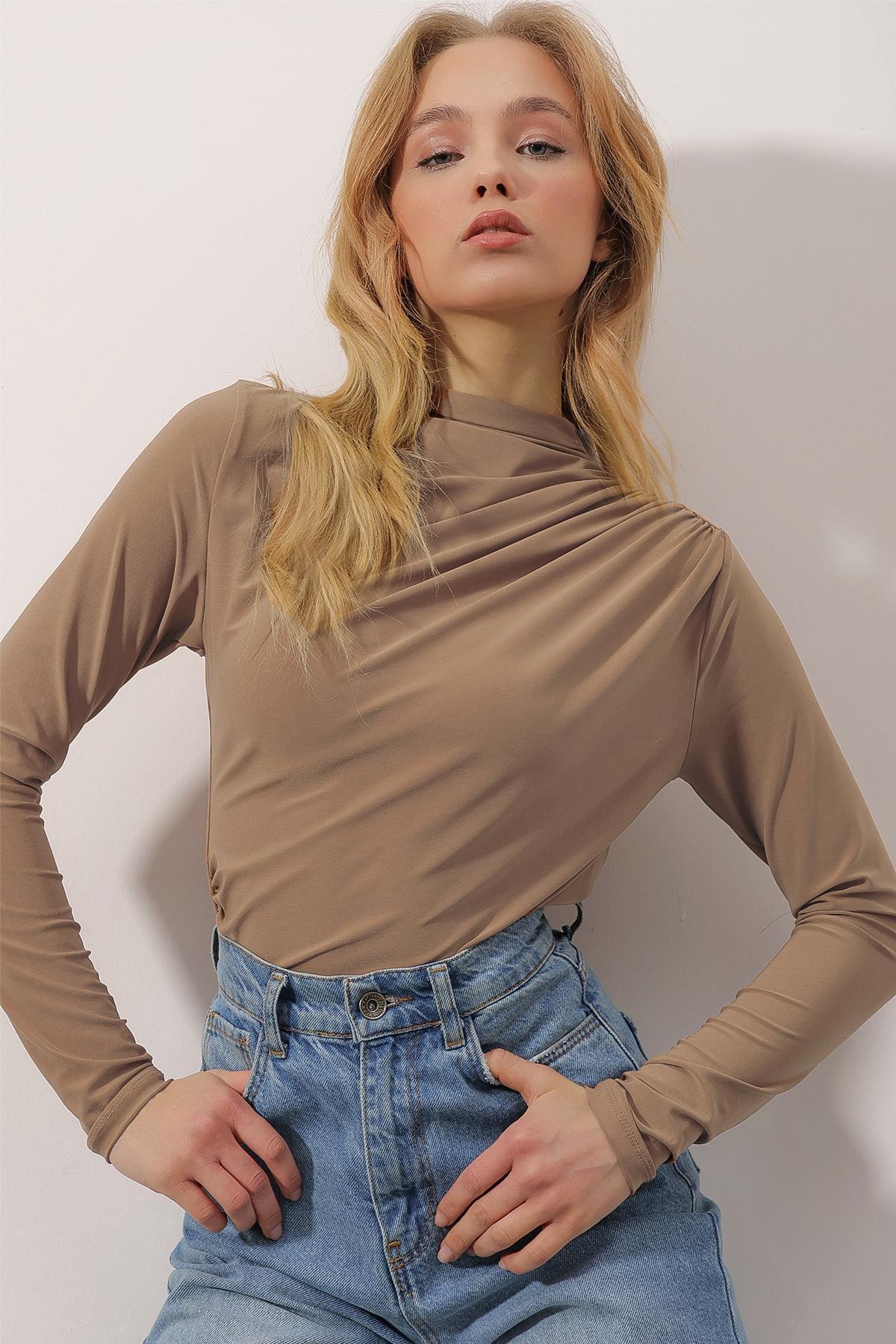 Brown Fitted Blouse, Brown, medium