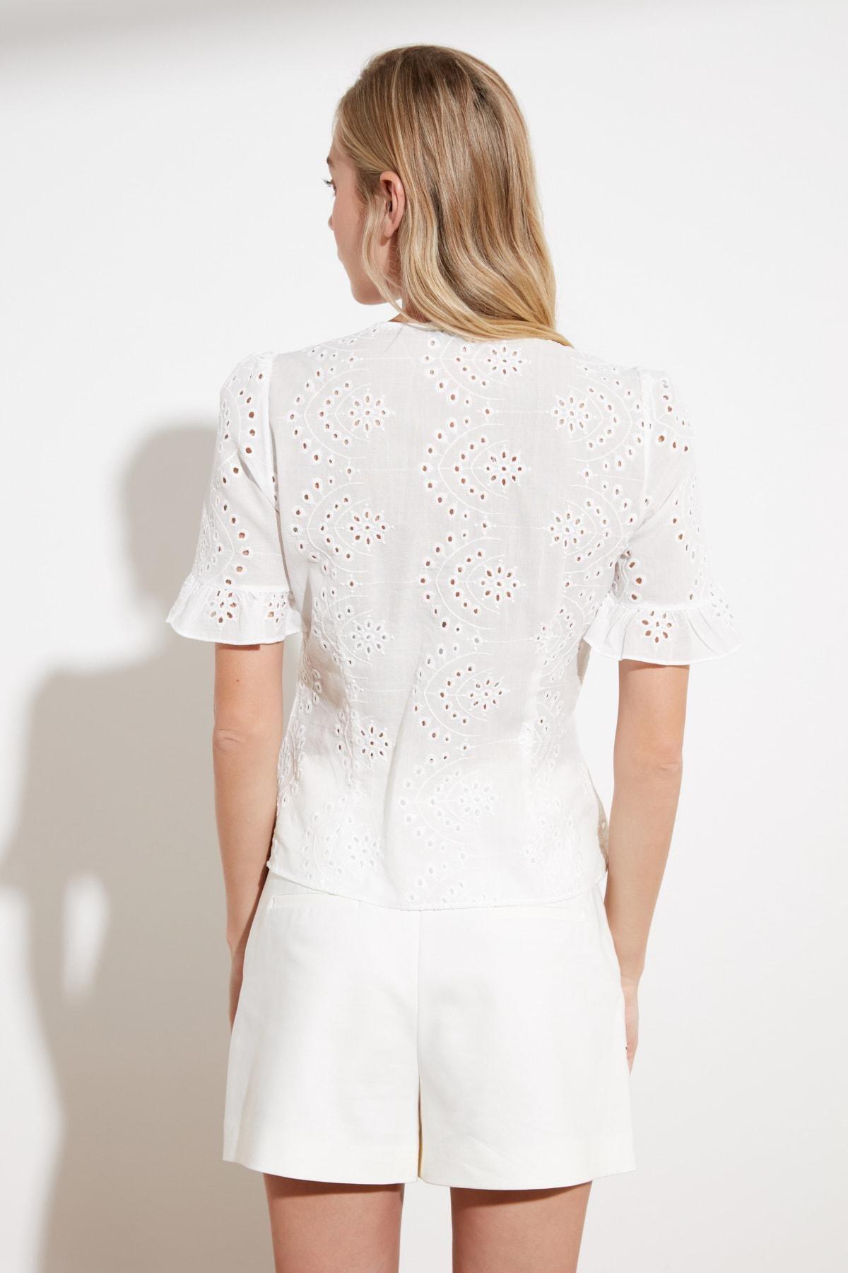 White Regular Blouse, , large image number 4