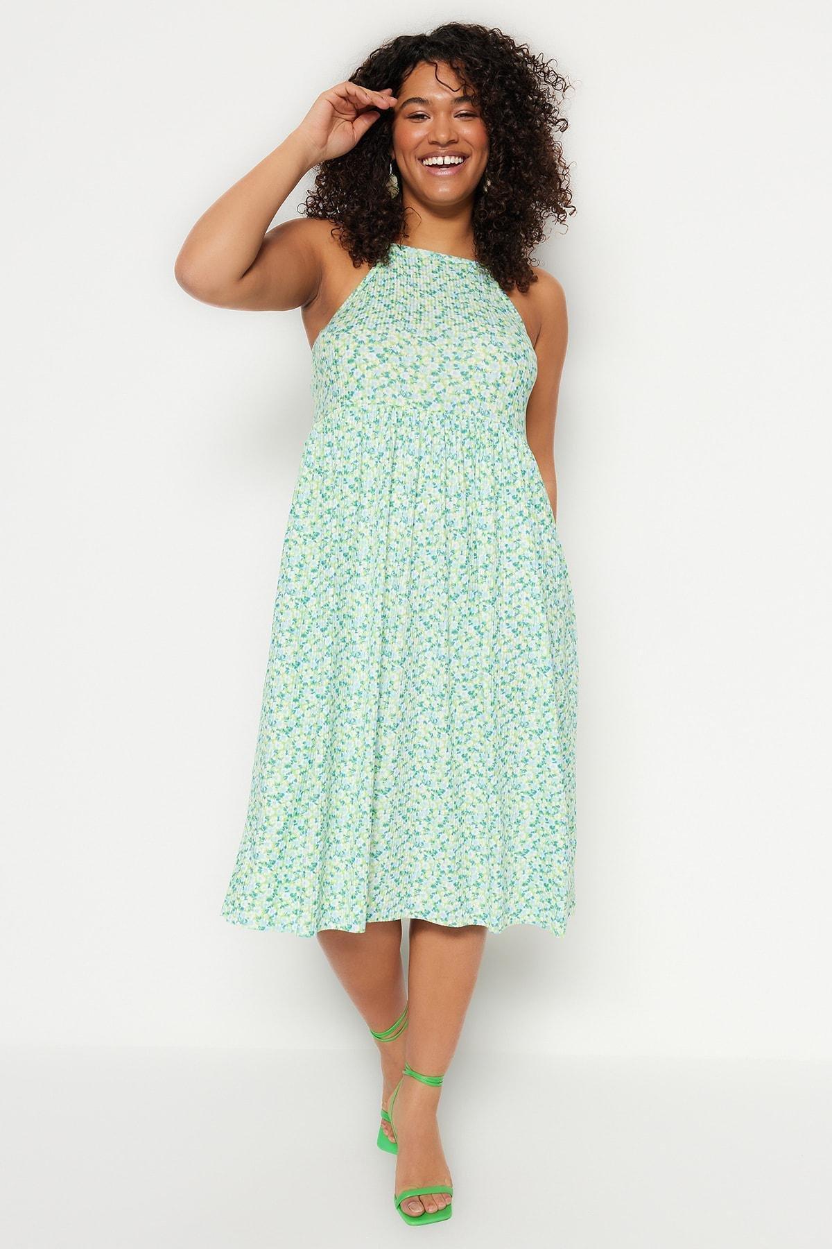Green Floral Skater Plus Size Dress, , large image number 0