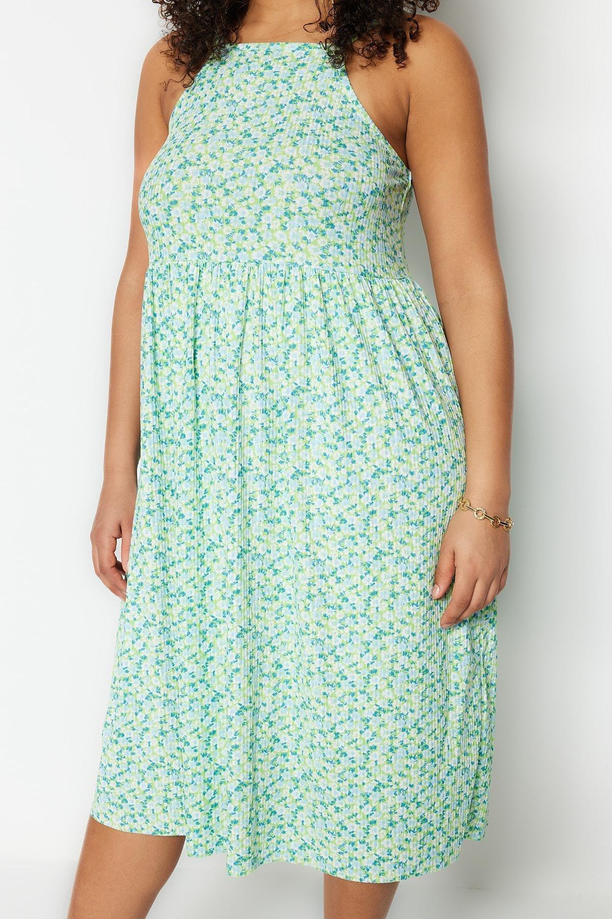 Green Floral Skater Plus Size Dress, , large image number 3
