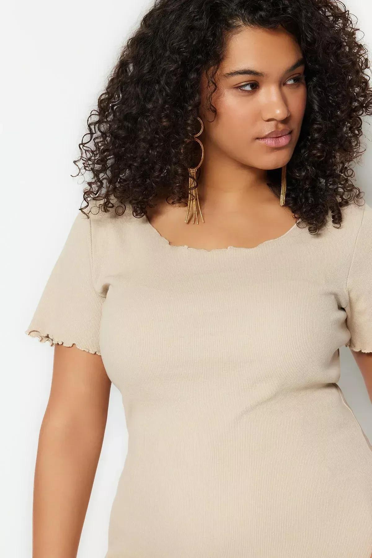 بلوزة بقصة ضيقة للمقاسات الكبيرة، بيج, Beige, large image number 2