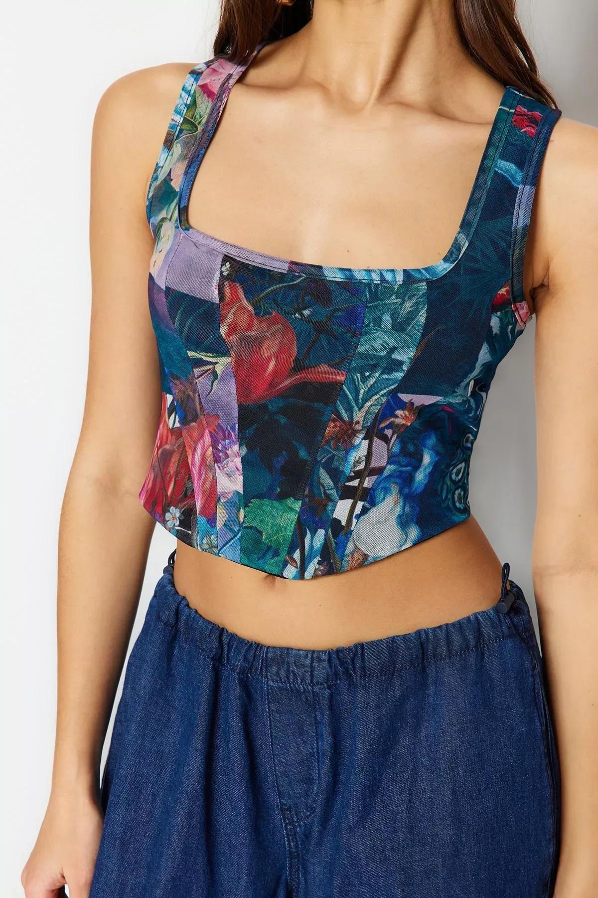 بلوزة بقصة سليم فت بنقشة زهور، ألوان متعددة, Multicolor, large image number 2