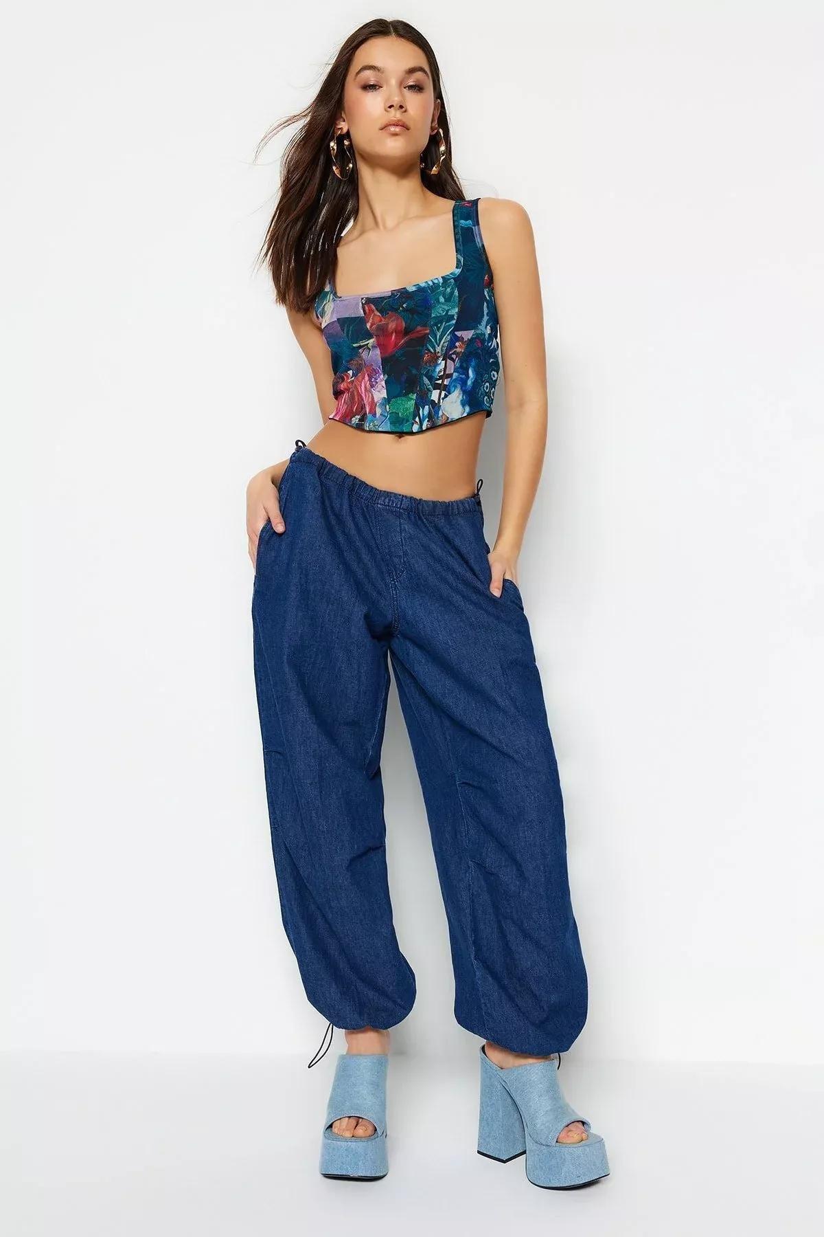 بلوزة بقصة سليم فت بنقشة زهور، ألوان متعددة, Multicolor, large image number 3