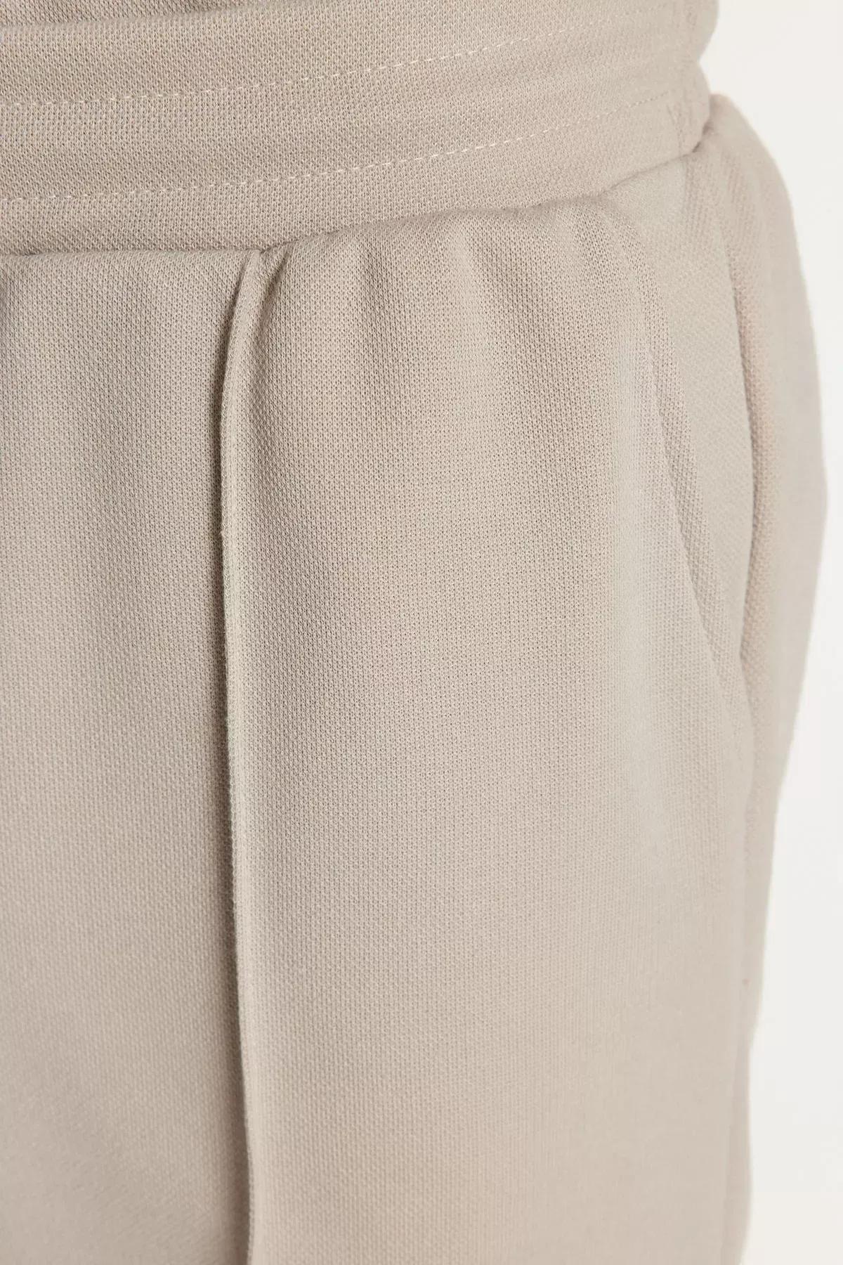 Gray Straight Mid Waist Shorts, Gray, large image number 2
