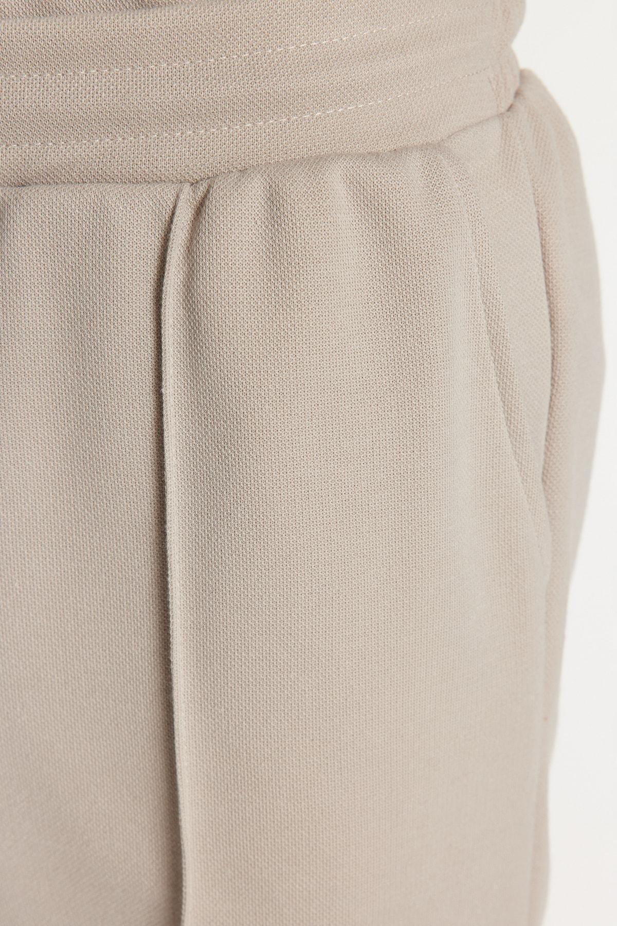 Gray Straight Mid Waist Shorts, , large image number 6