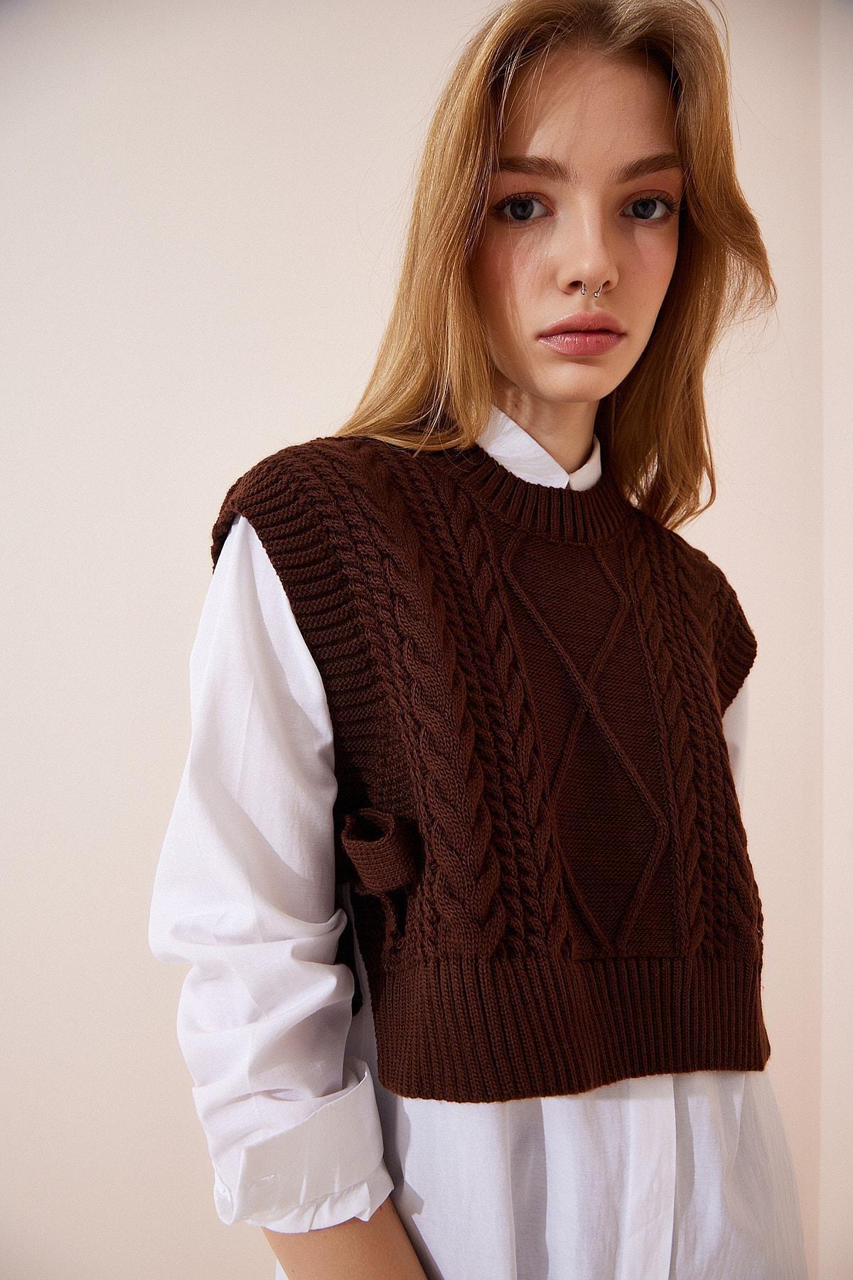 Brown Turtleneck Sweater Vest, Brown, large image number 3