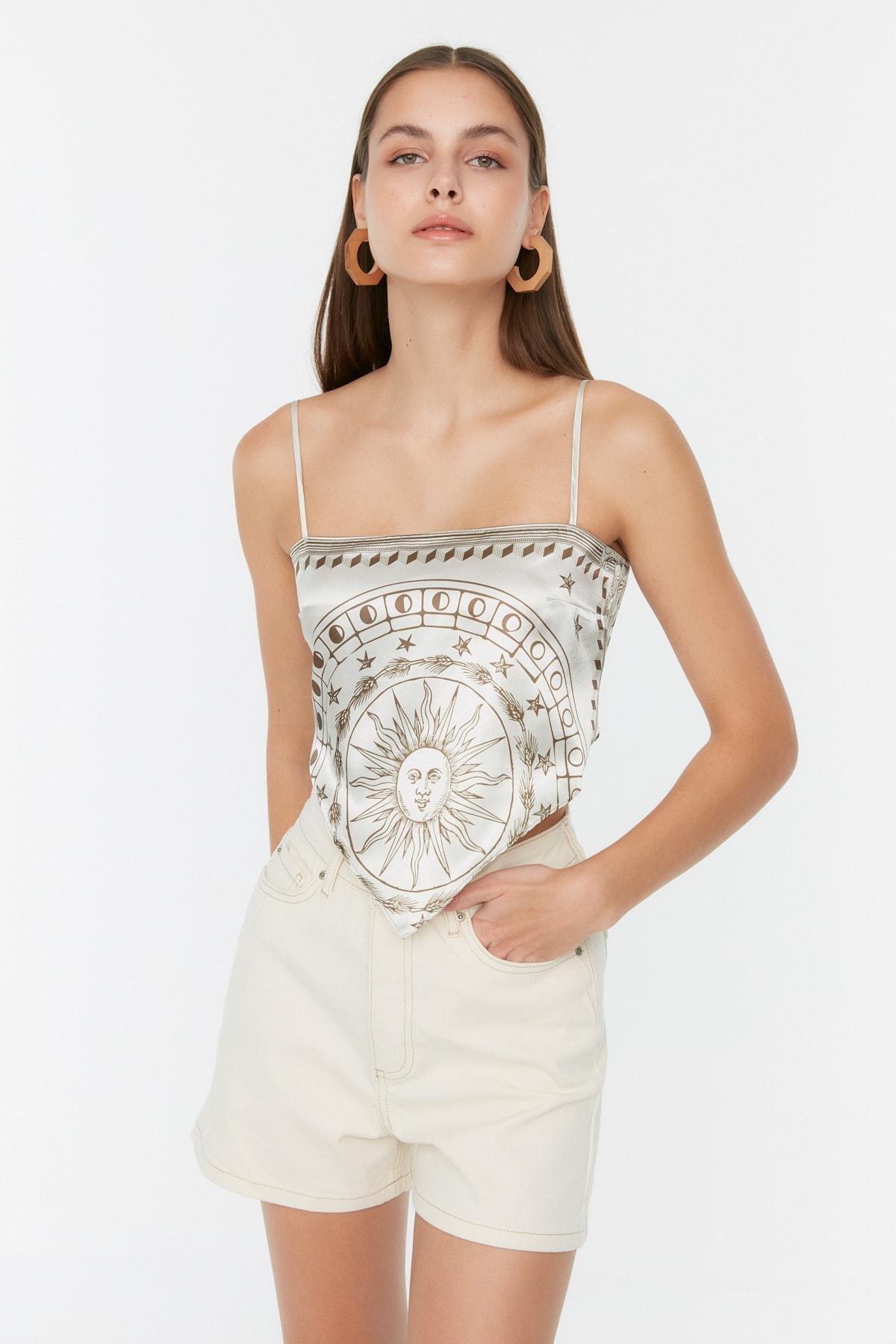 Ecru Plain High Waist Shorts, , large image number 2