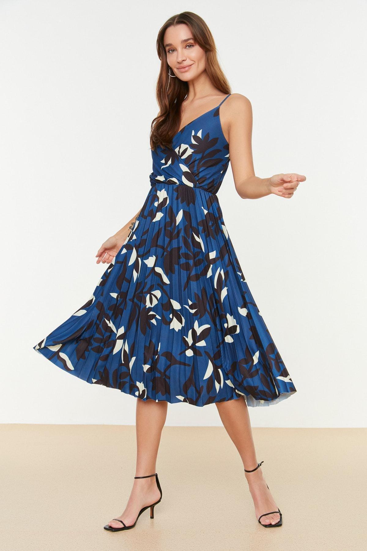 Multicolour Floral Patterned Pleated Dress, , large image number 3