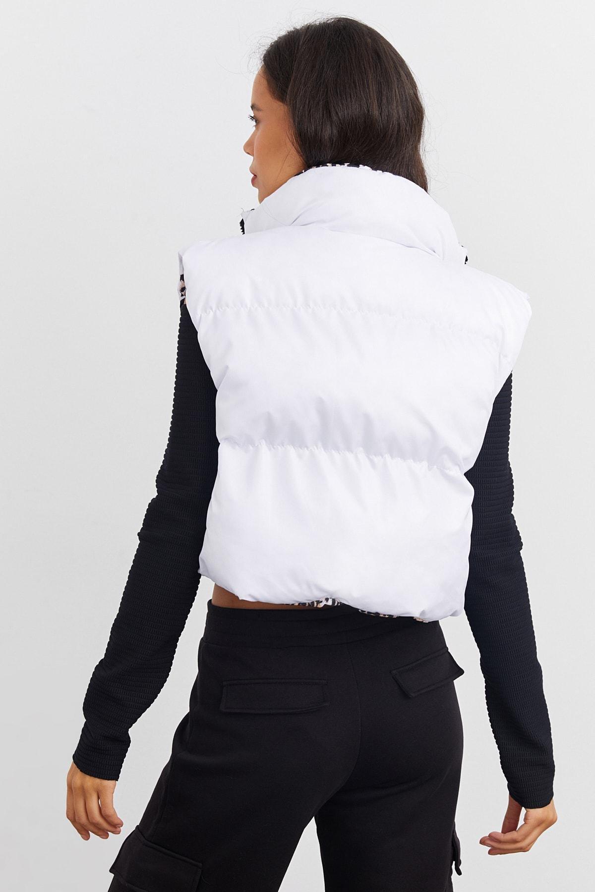 White Puffer Vest, , large image number 1