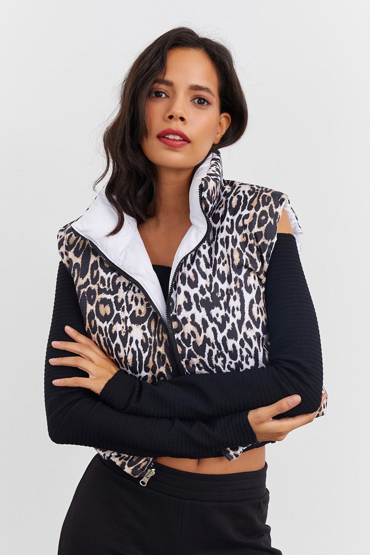 White Puffer Vest, , large image number 2