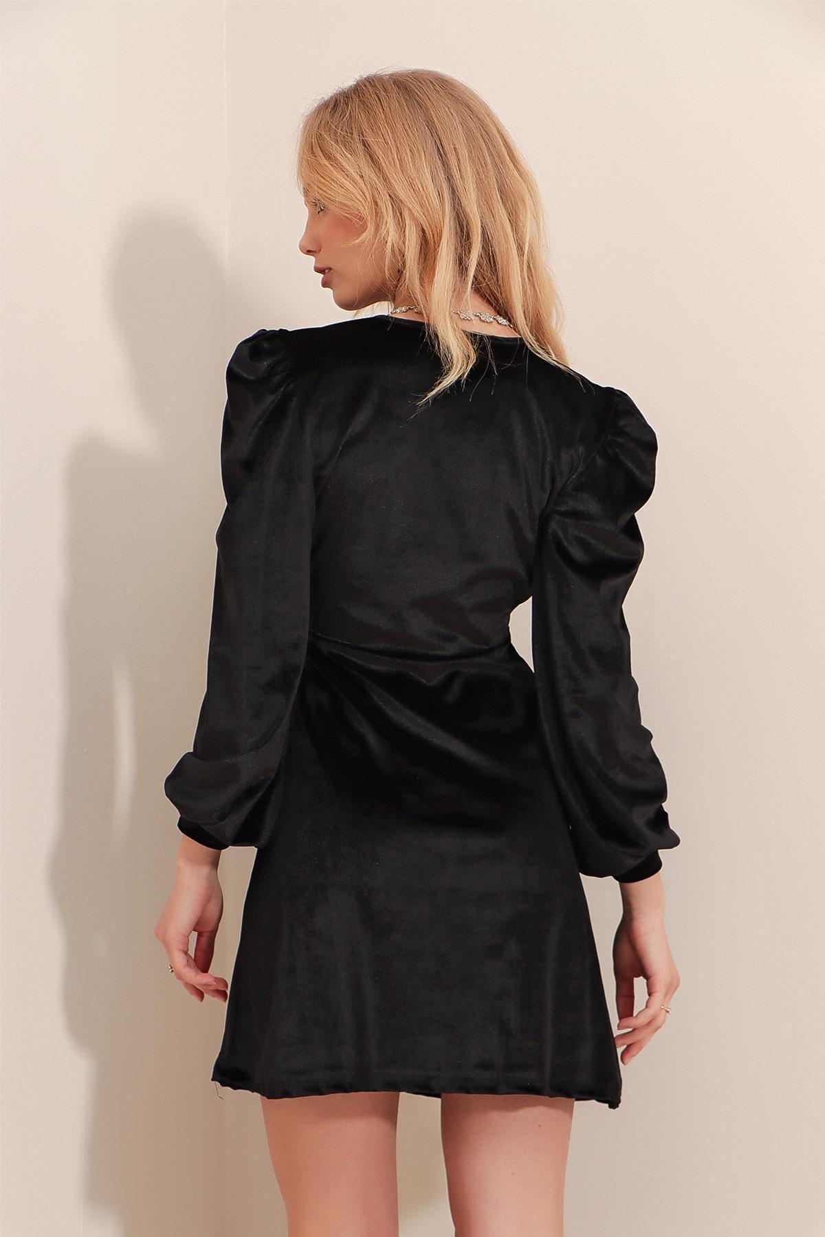 Alacati - Black A-Line Vneck Dress