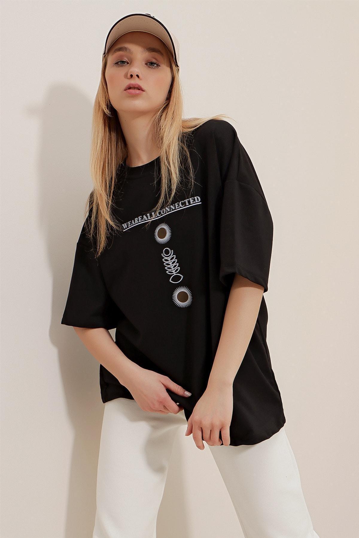 Black Graphic Crew Neck Oversize T-Shirt, , large image number 4