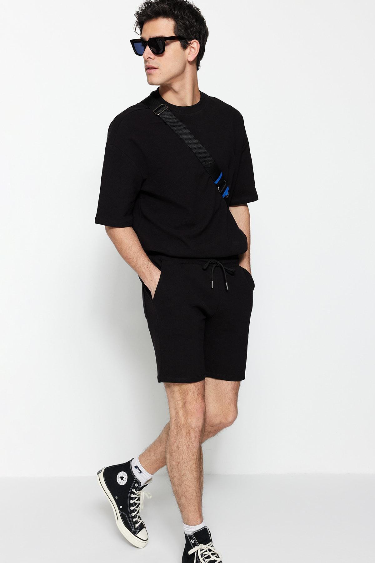Black Straight Mid Waist Shorts, , large image number 1
