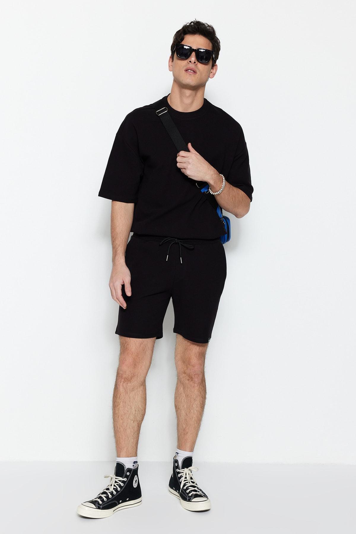 Black Straight Mid Waist Shorts, , large image number 2