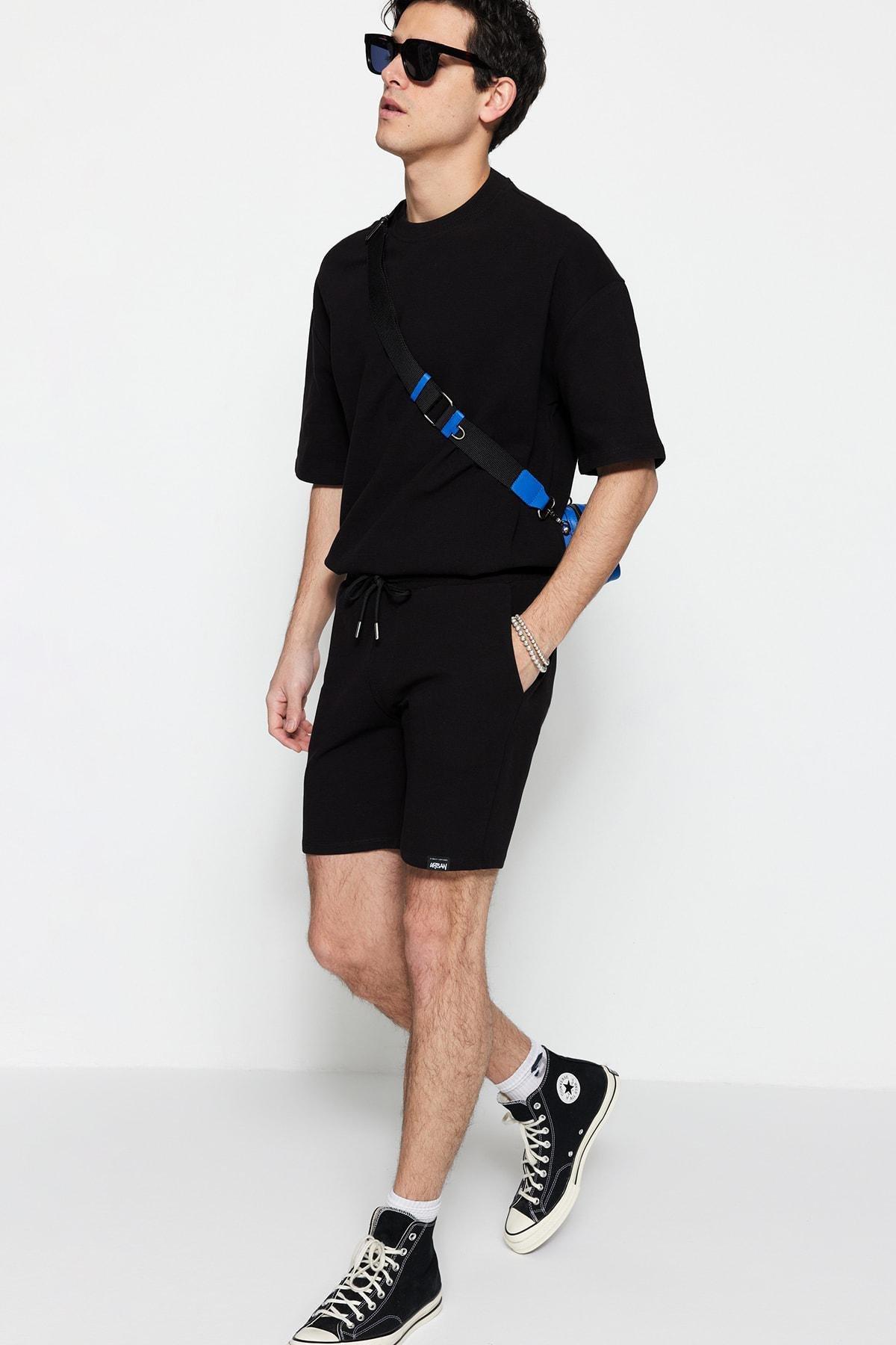 Black Straight Mid Waist Shorts, , large image number 3