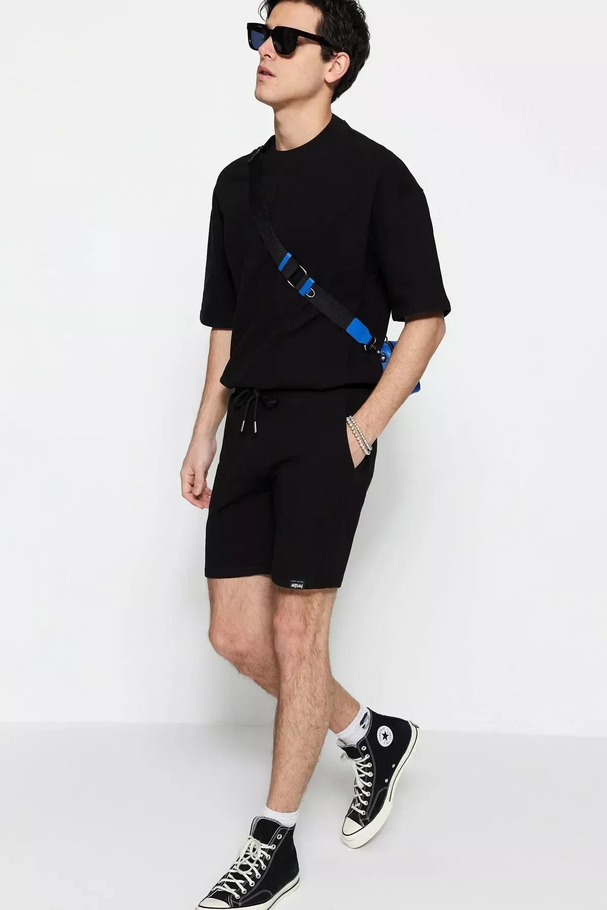 Black Straight Mid Waist Shorts, , large image number 3
