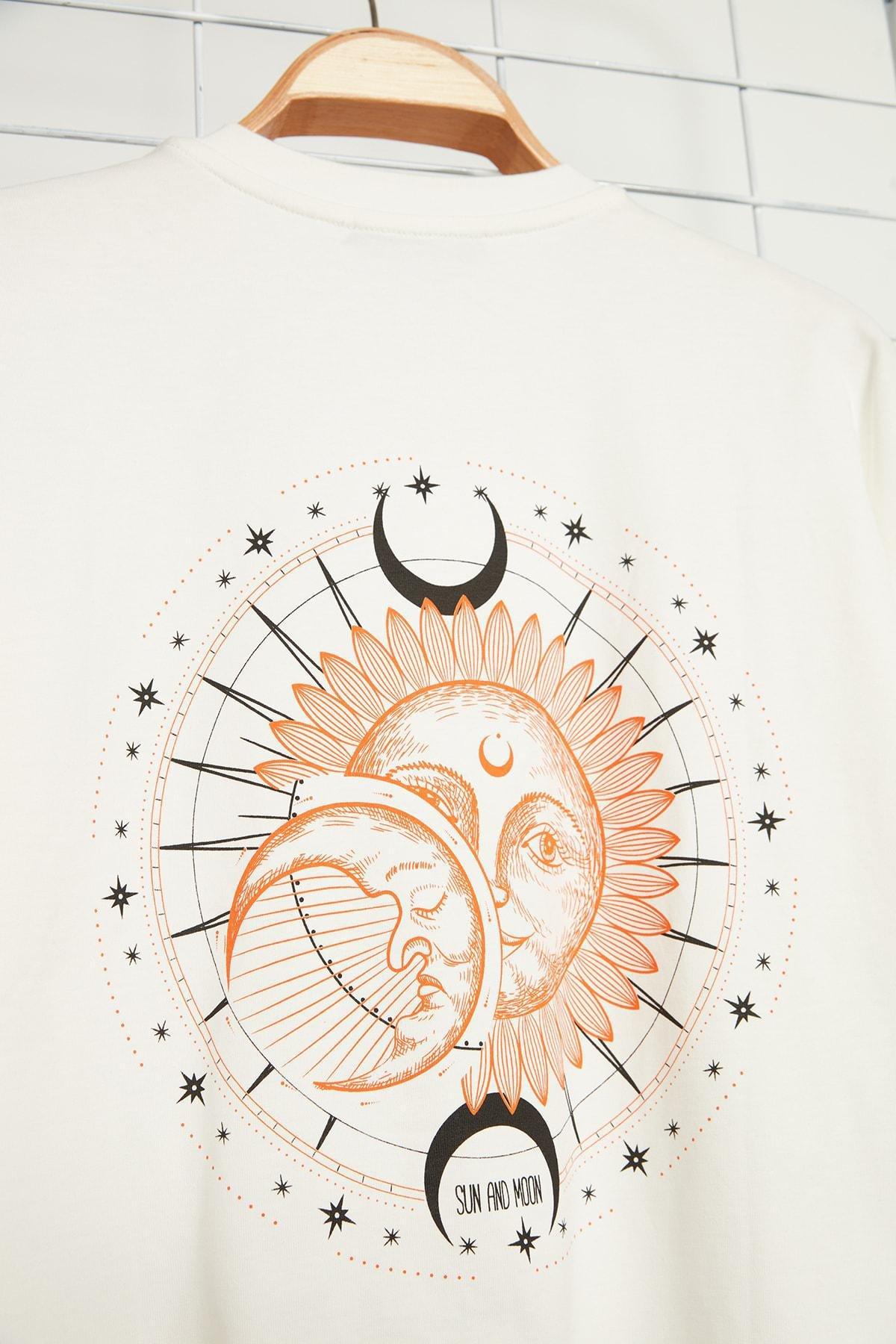 Trendyol - Cream Printed Oversize T-Shirt