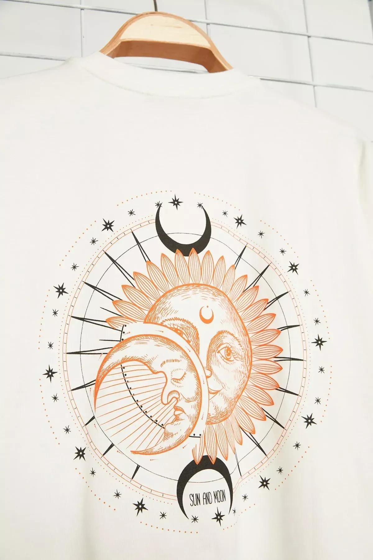 تيشيرت بقصة فضفاضة مزين بطبعة، كريمي, Ecru, large image number 4