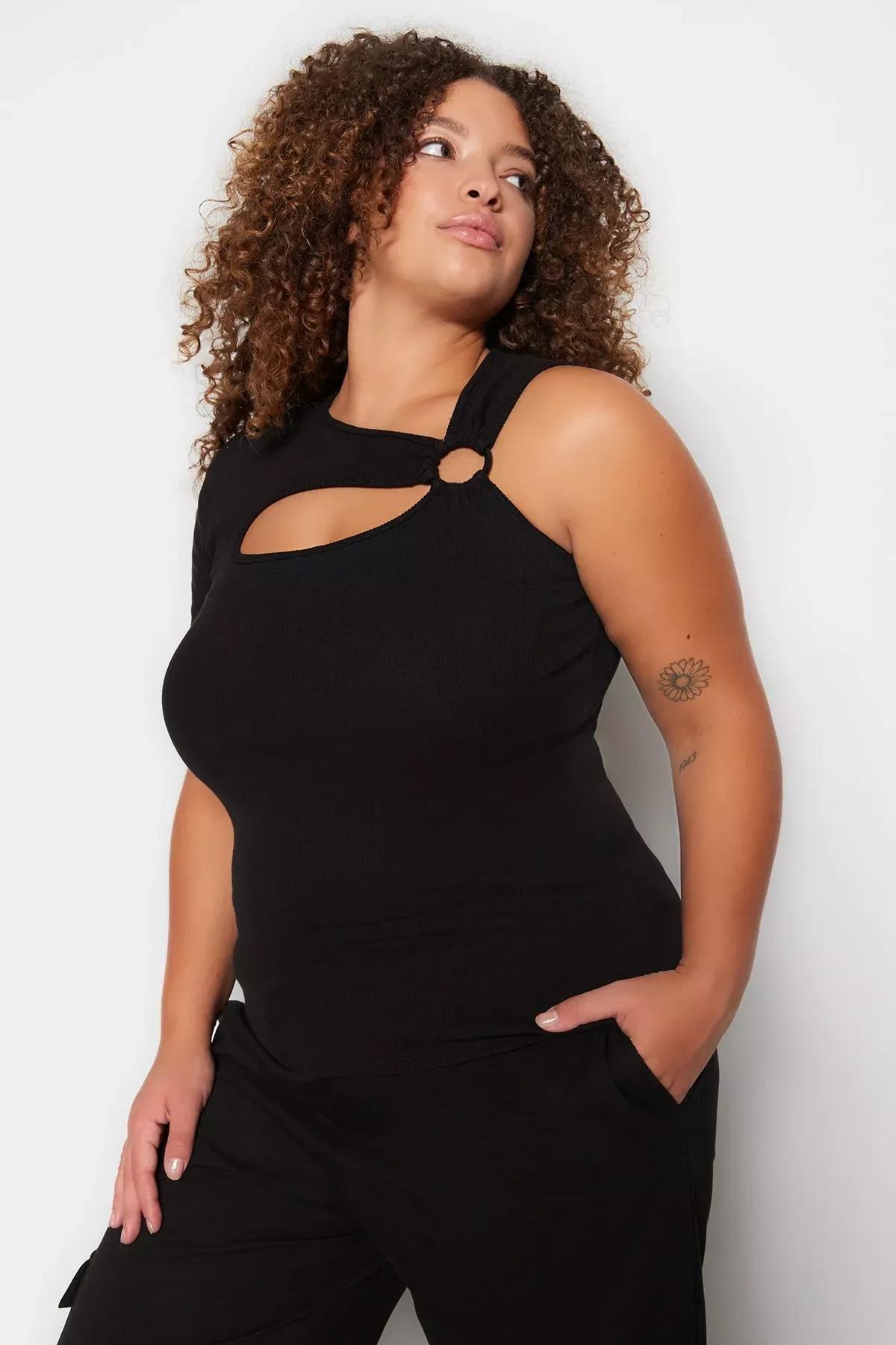 Black Fitted Plus Size Blouse, , large image number 1