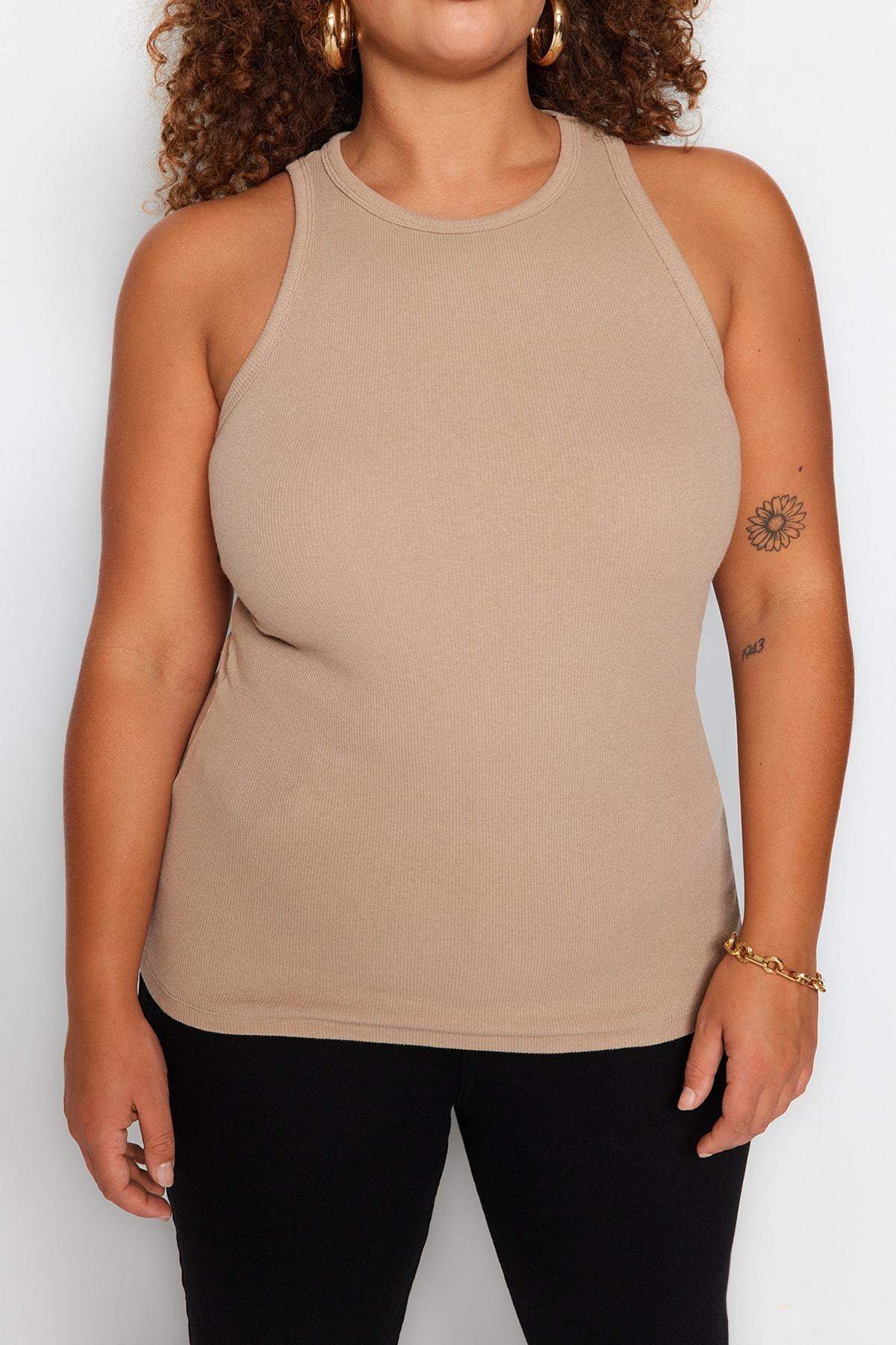 Beige Fitted Plus Size Tank Top, , large image number 3