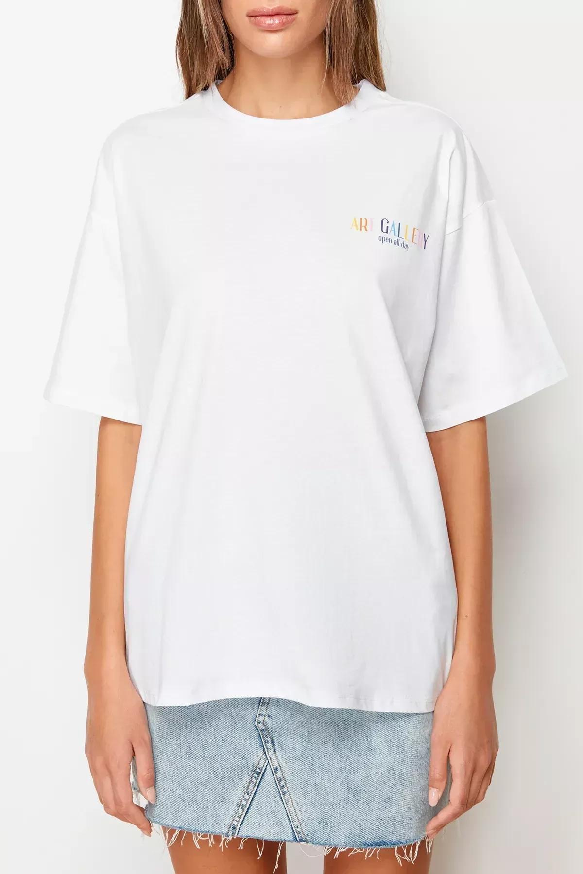 تيشيرت بقصة بوي فريند بطبعة جرافيكية، أبيض, White, large image number 3