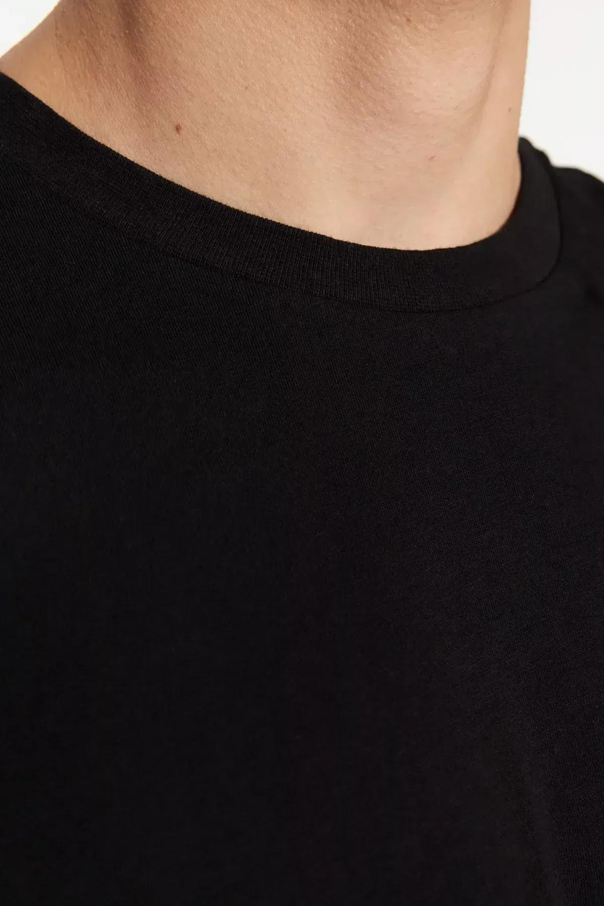 تيشيرت بقصة فضفاضة مزين بنقشة استوائية، أسود, Black, large image number 3