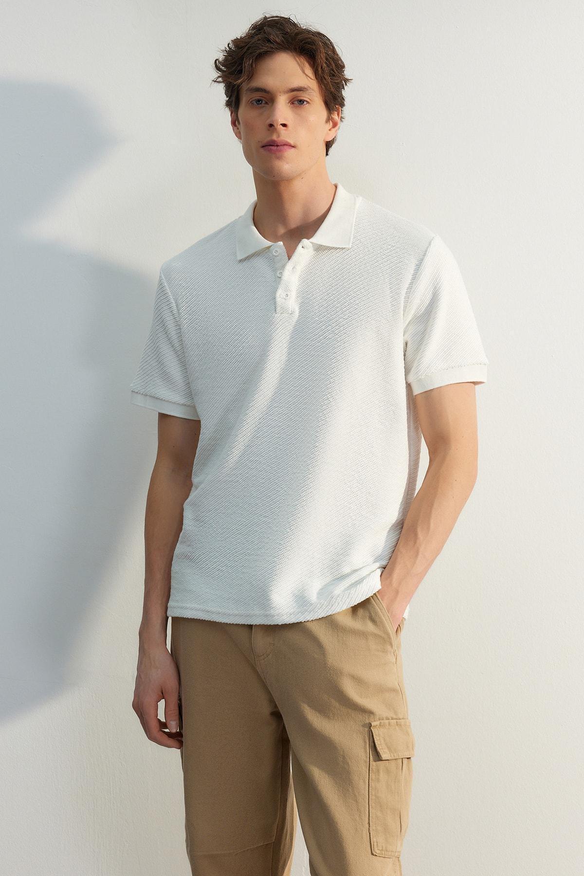 White Fitted Polo T-Shirt, , large image number 1