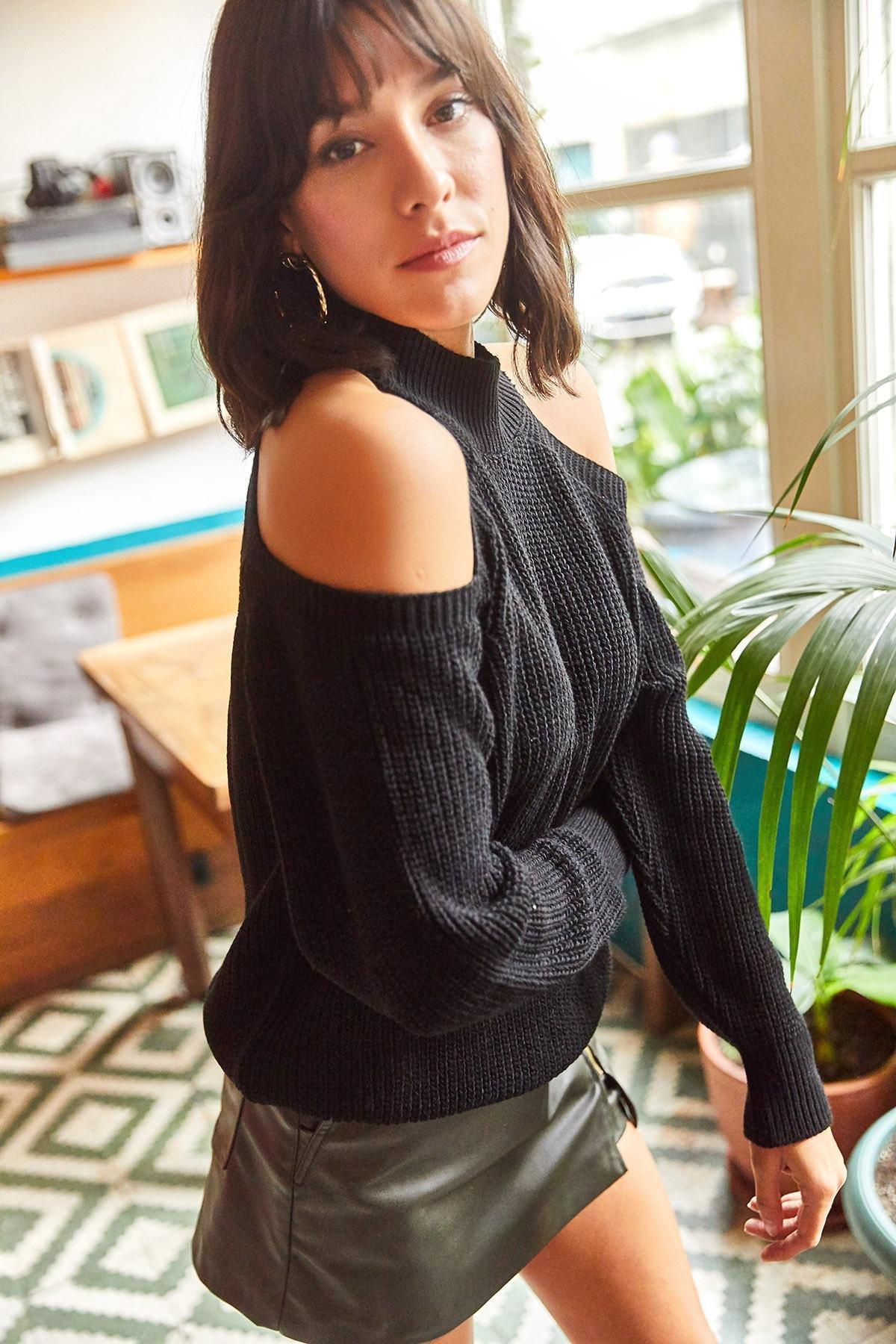 Black Turtleneck Open-Shoulder Knitted Sweater, BLACK, large image number 3