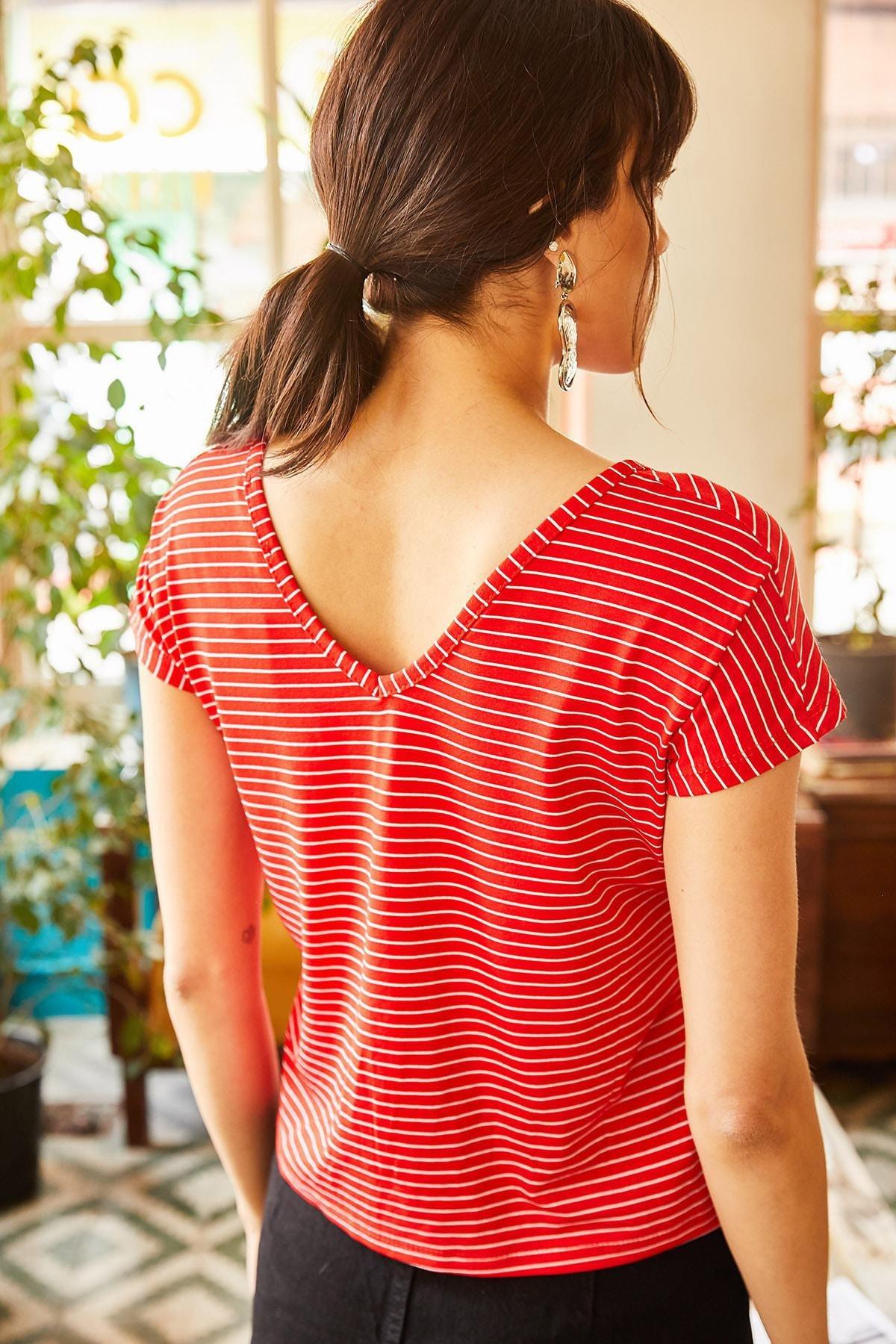 Red Front Back V Triangle T-Shirt, Red, large image number 3