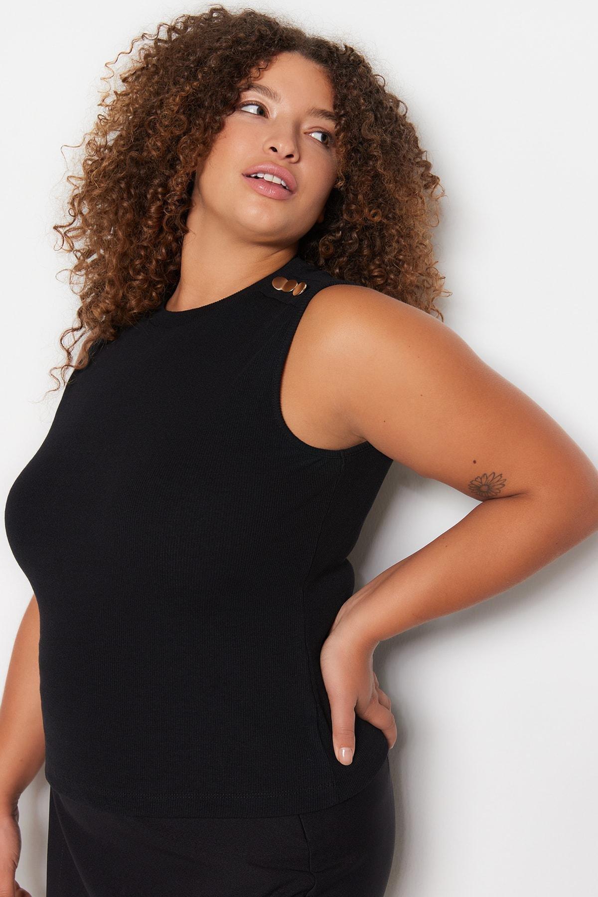 Black Fitted Plus Size Blouse, , large image number 2