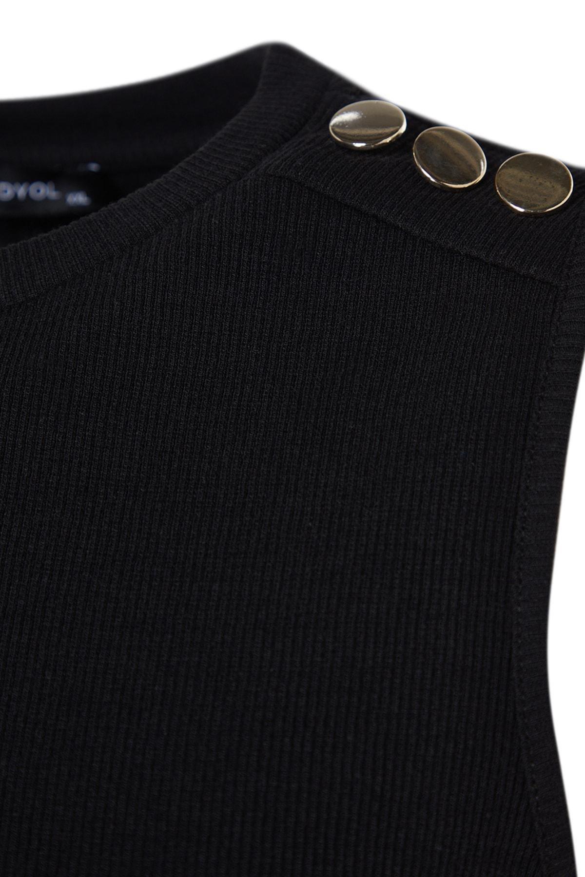 Black Fitted Plus Size Blouse, , large image number 5