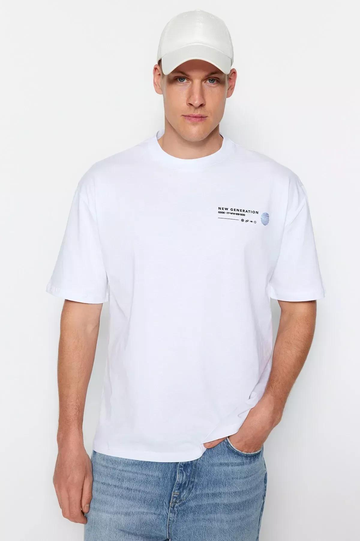 White Printed Relaxed T-Shirt, White, large image number 1