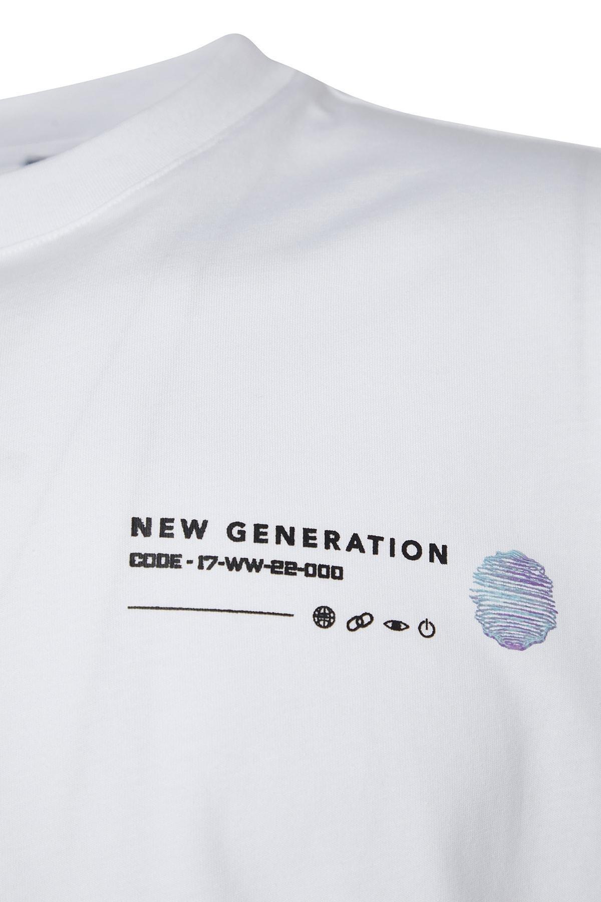 White Printed Relaxed T-Shirt, , large image number 7
