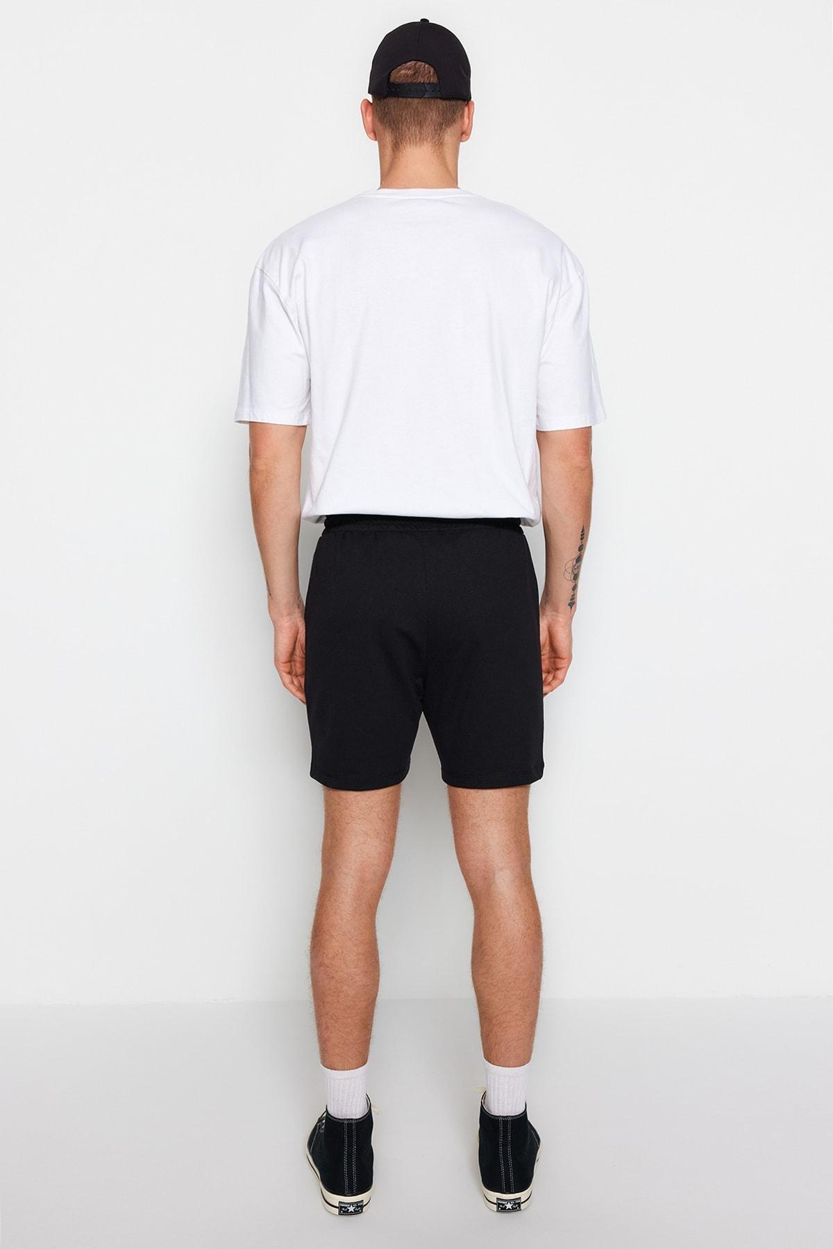 Trendyol - Black Mid Waist Straight Shorts