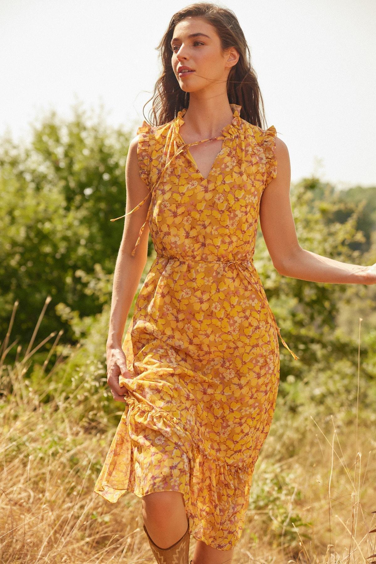 Yellow Floral Standing Collar Shift Dress, , large image number 0