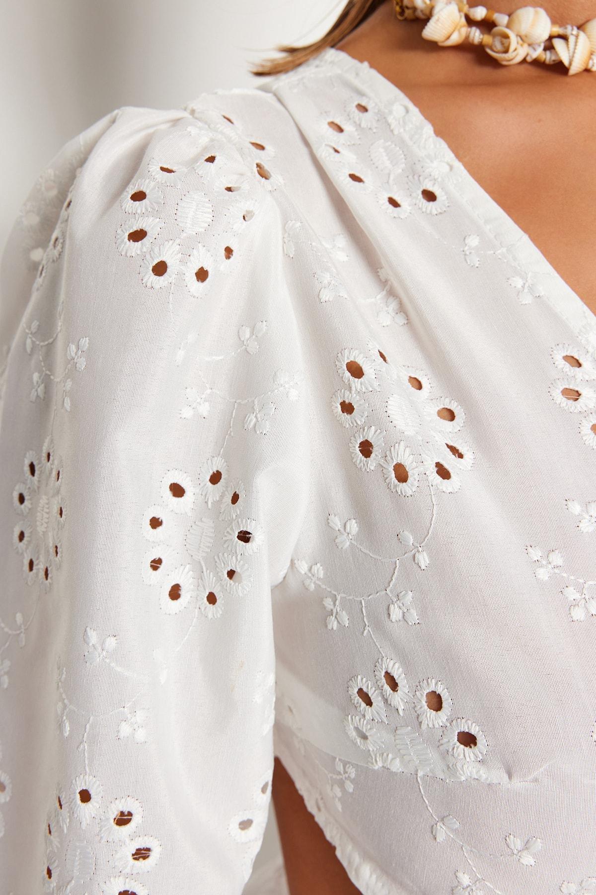 White Floral V-Neck Smock Dress, , large image number 3