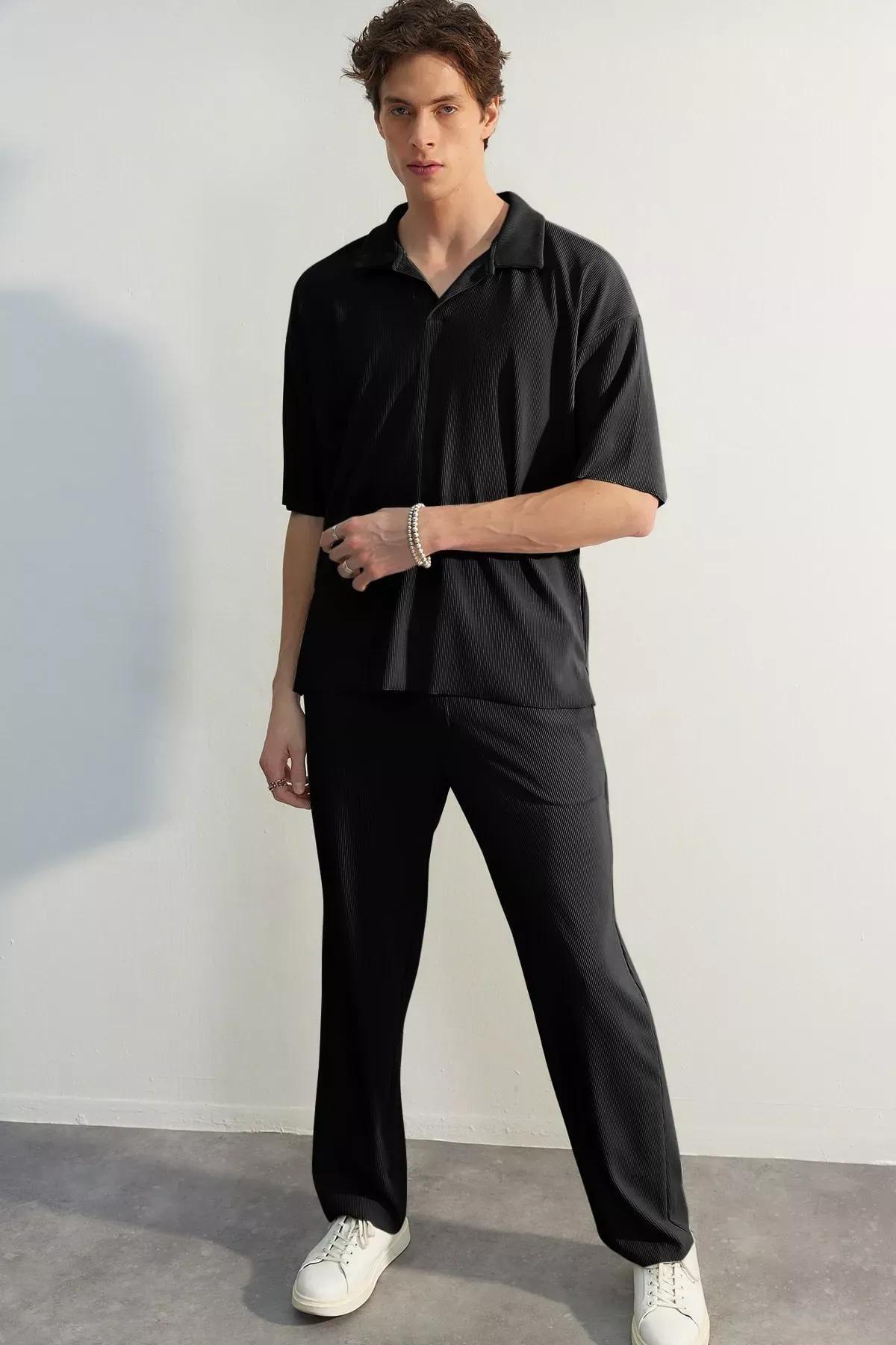 بنطال رياضي بإصدار محدود بقصة ساق عريضة بملمس بارز، أسود, BLACK, large image number 2