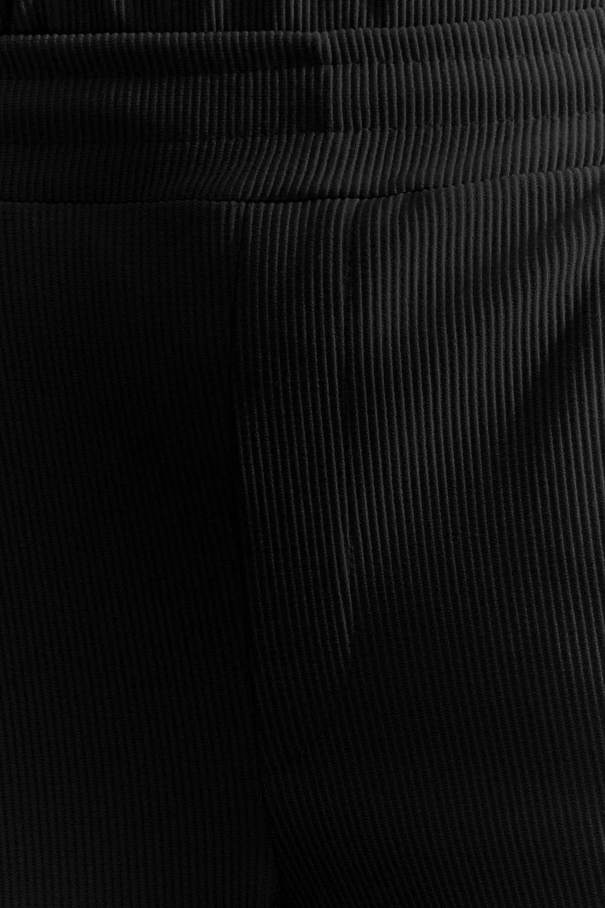 بنطال رياضي بإصدار محدود بقصة ساق عريضة بملمس بارز، أسود, BLACK, large image number 9