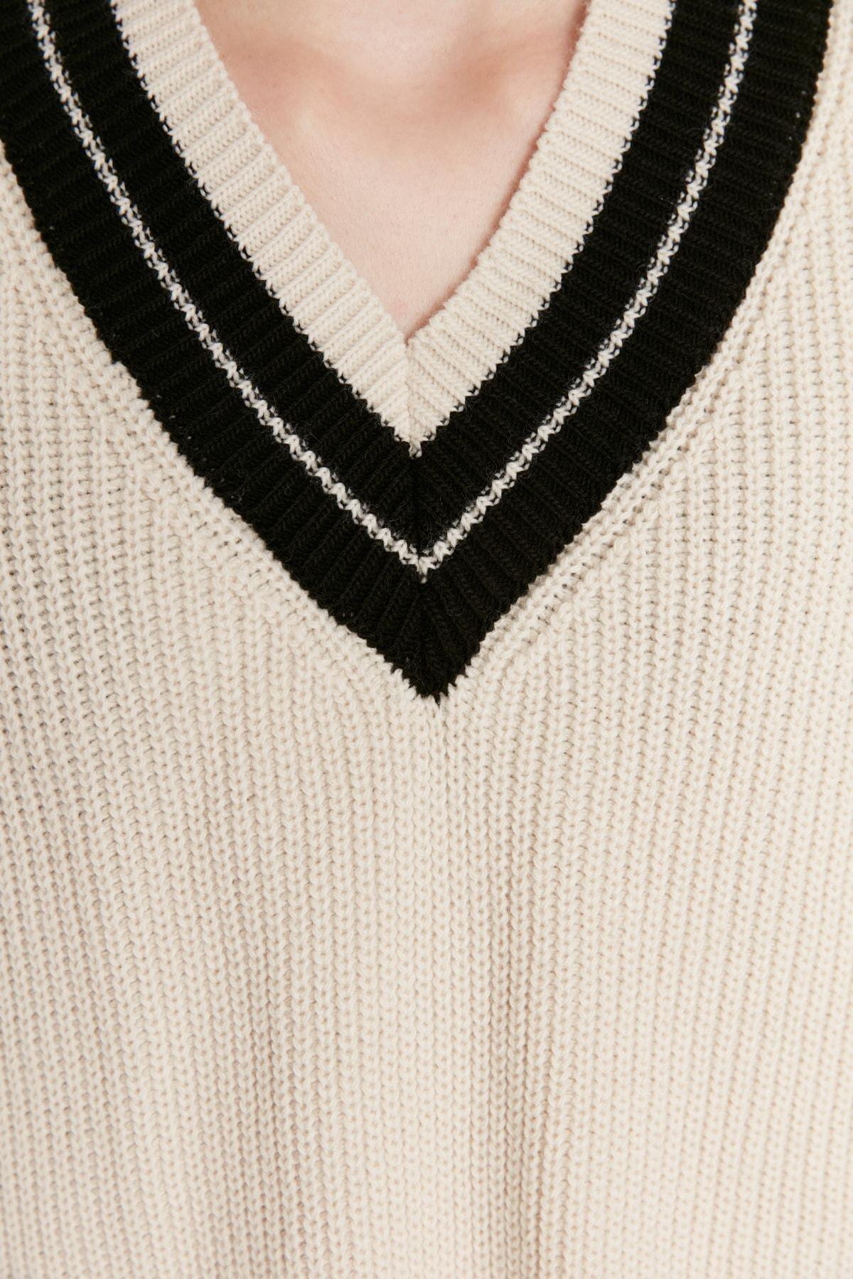 Beige V Neck Sweater Vest, , large image number 3