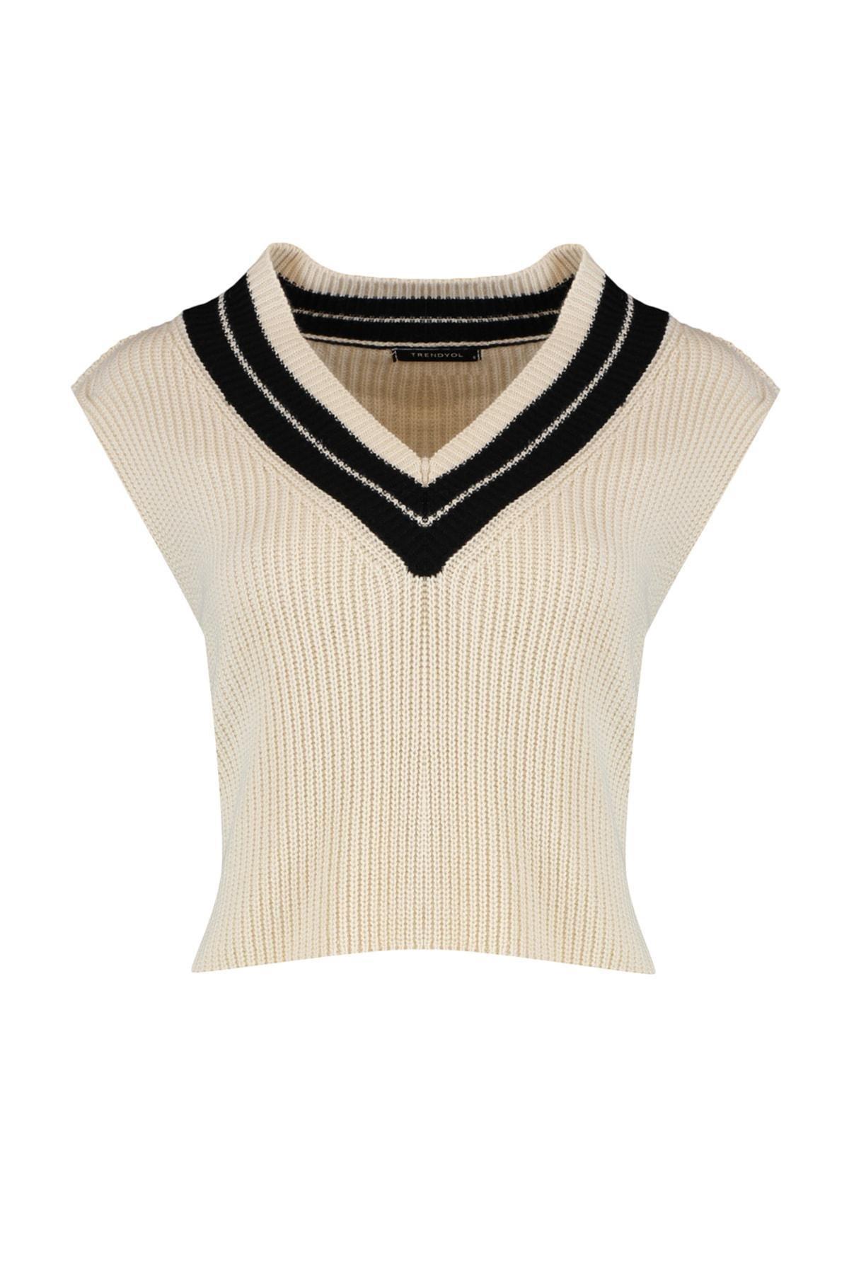 Trendyol - Beige V Neck Sweater Vest