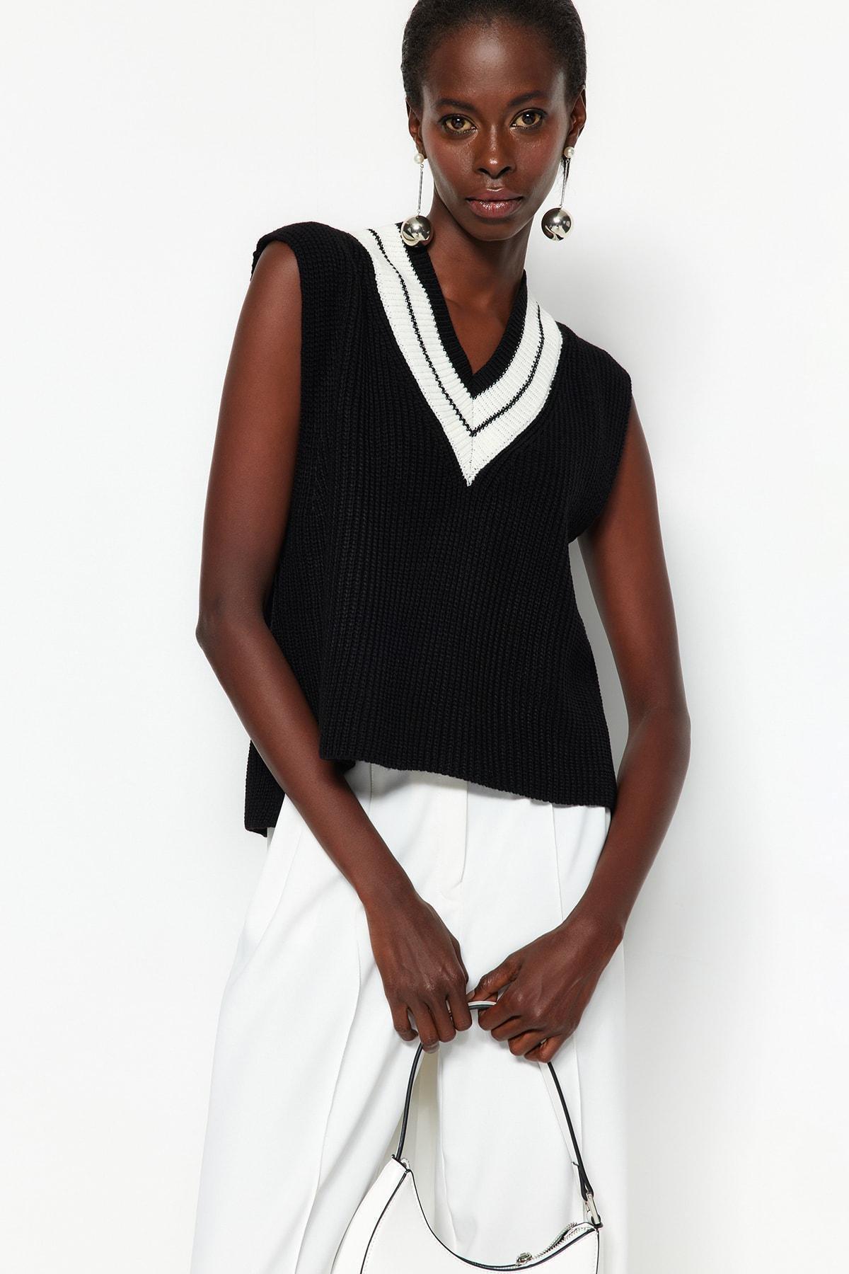 Black V-Neck Sweater Vest, Black, large image number 1