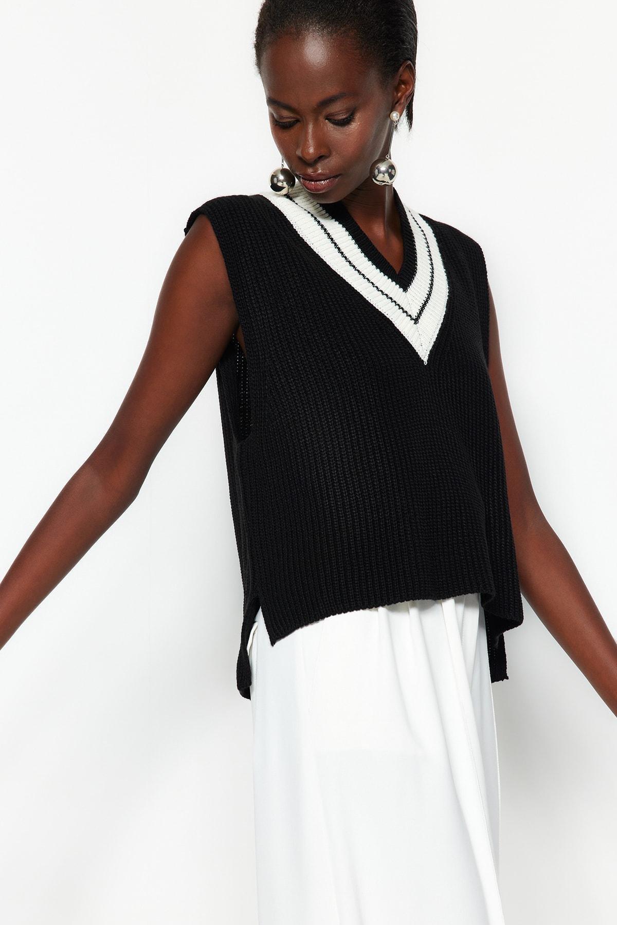 Black V-Neck Sweater Vest, Black, large image number 2
