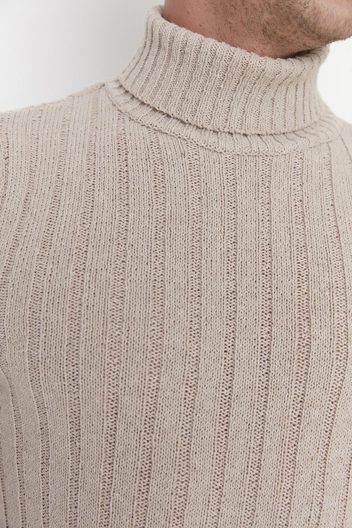 Beige Turtleneck Sweater, , large image number 3
