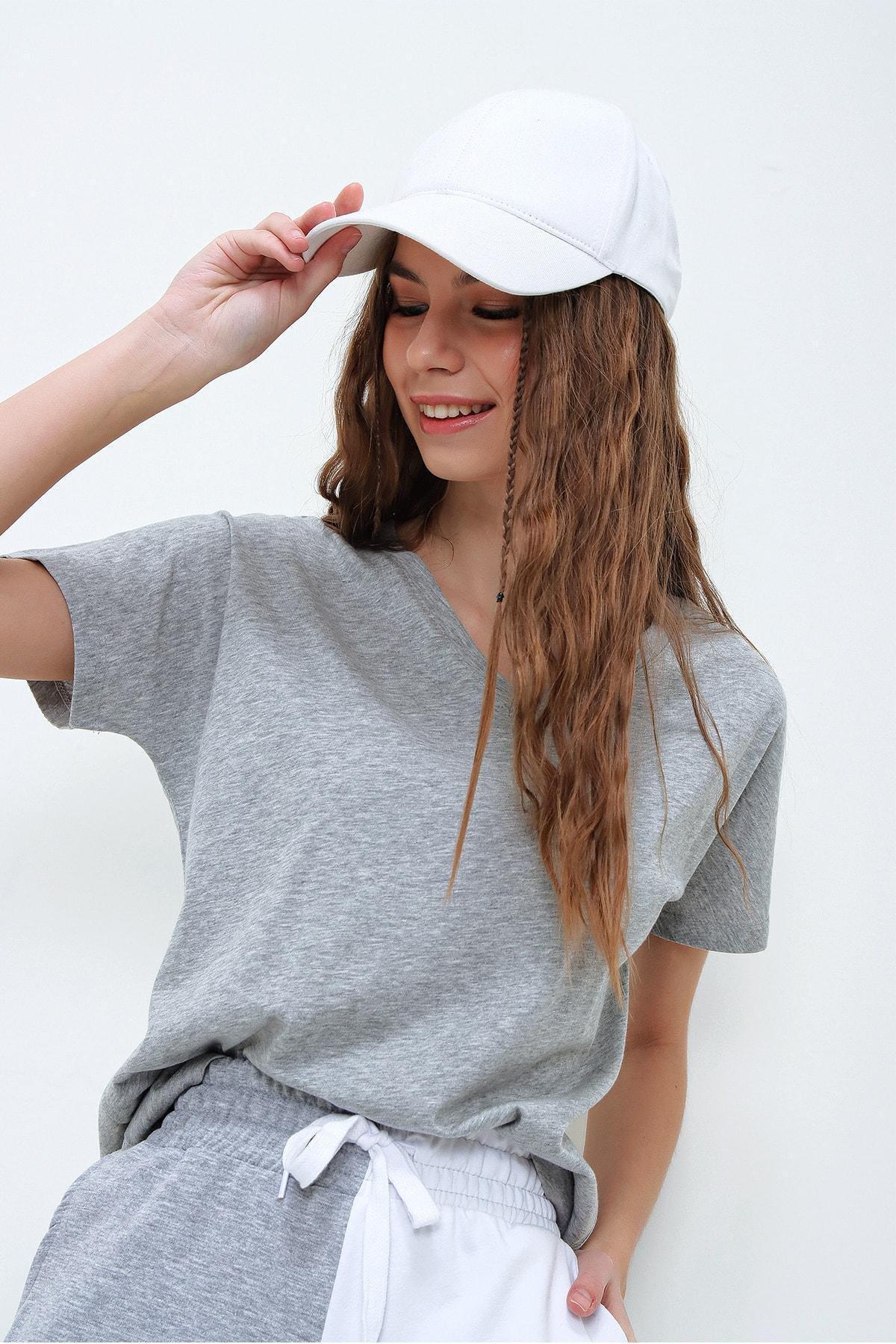 Gray V-Neck T-Shirt, Gray, large image number 5