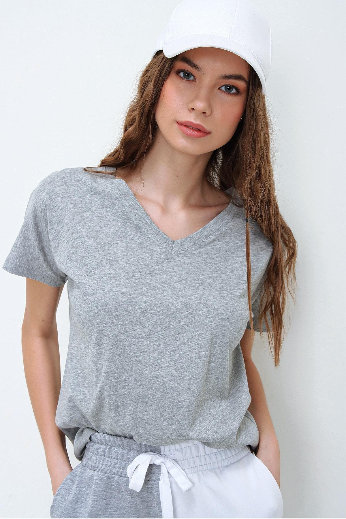 Gray V-Neck T-Shirt, , large image number 9