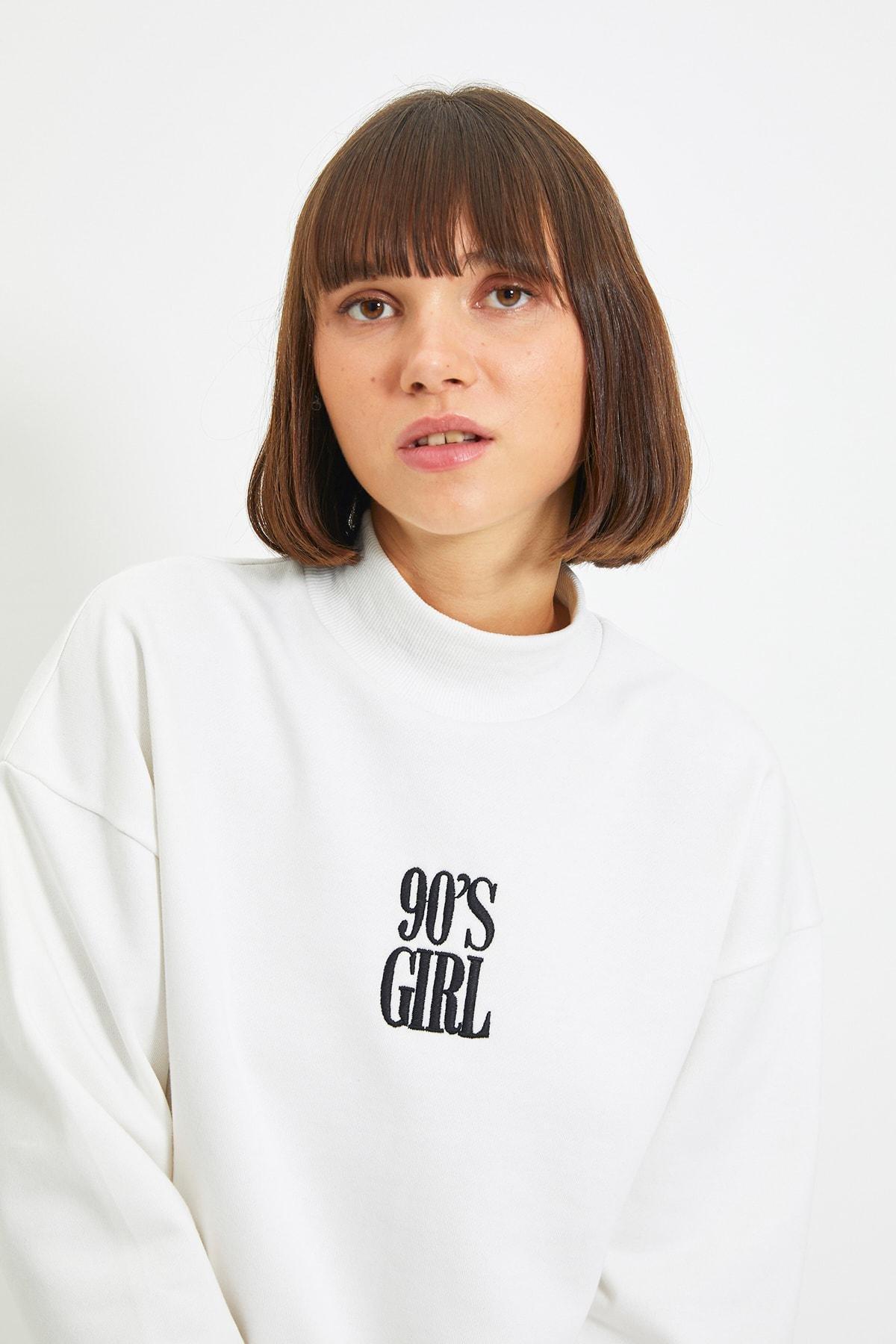 White Regular Sweatshirt, , large image number 7
