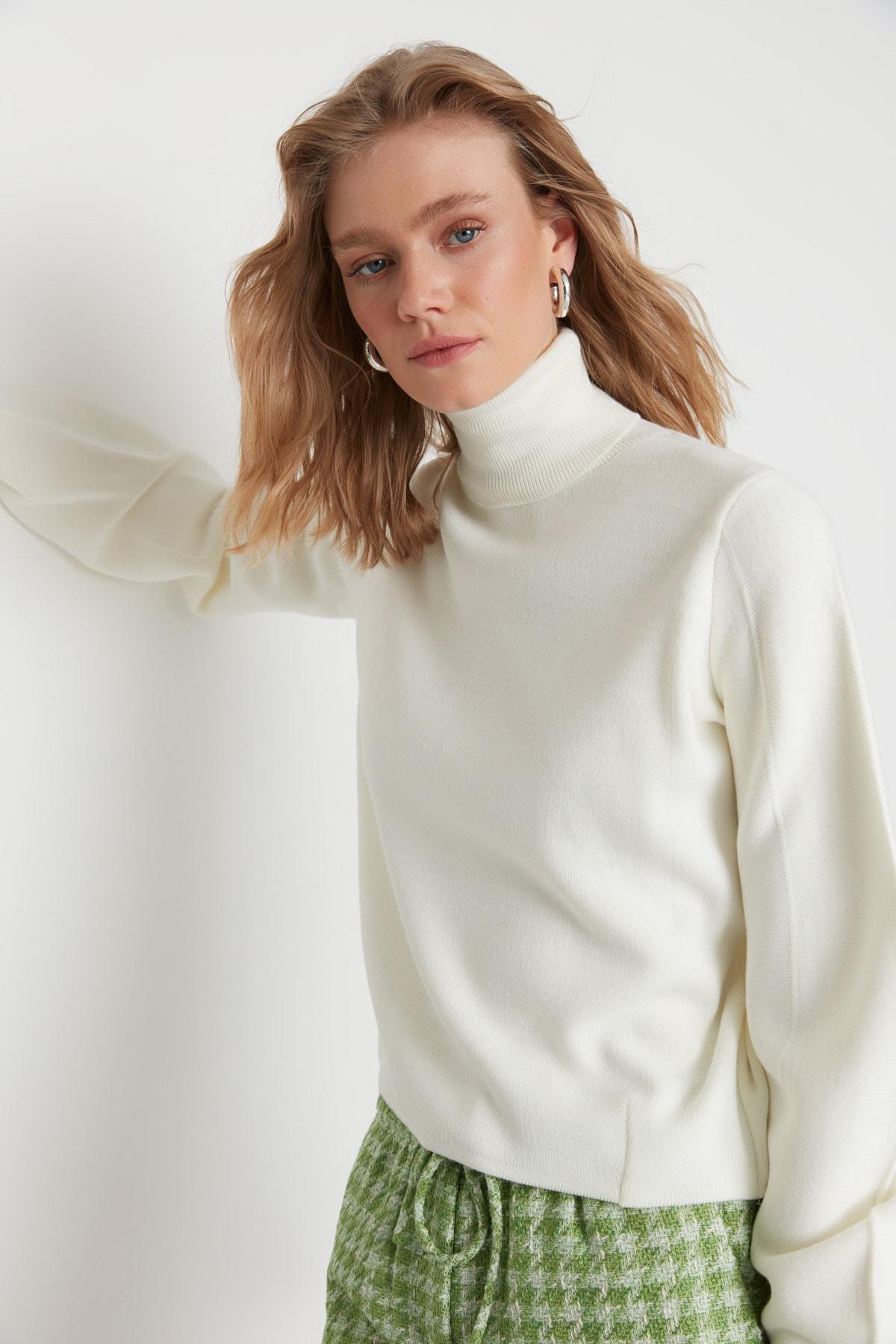 White Slim Turtleneck Sweater, Ecru, large image number 1