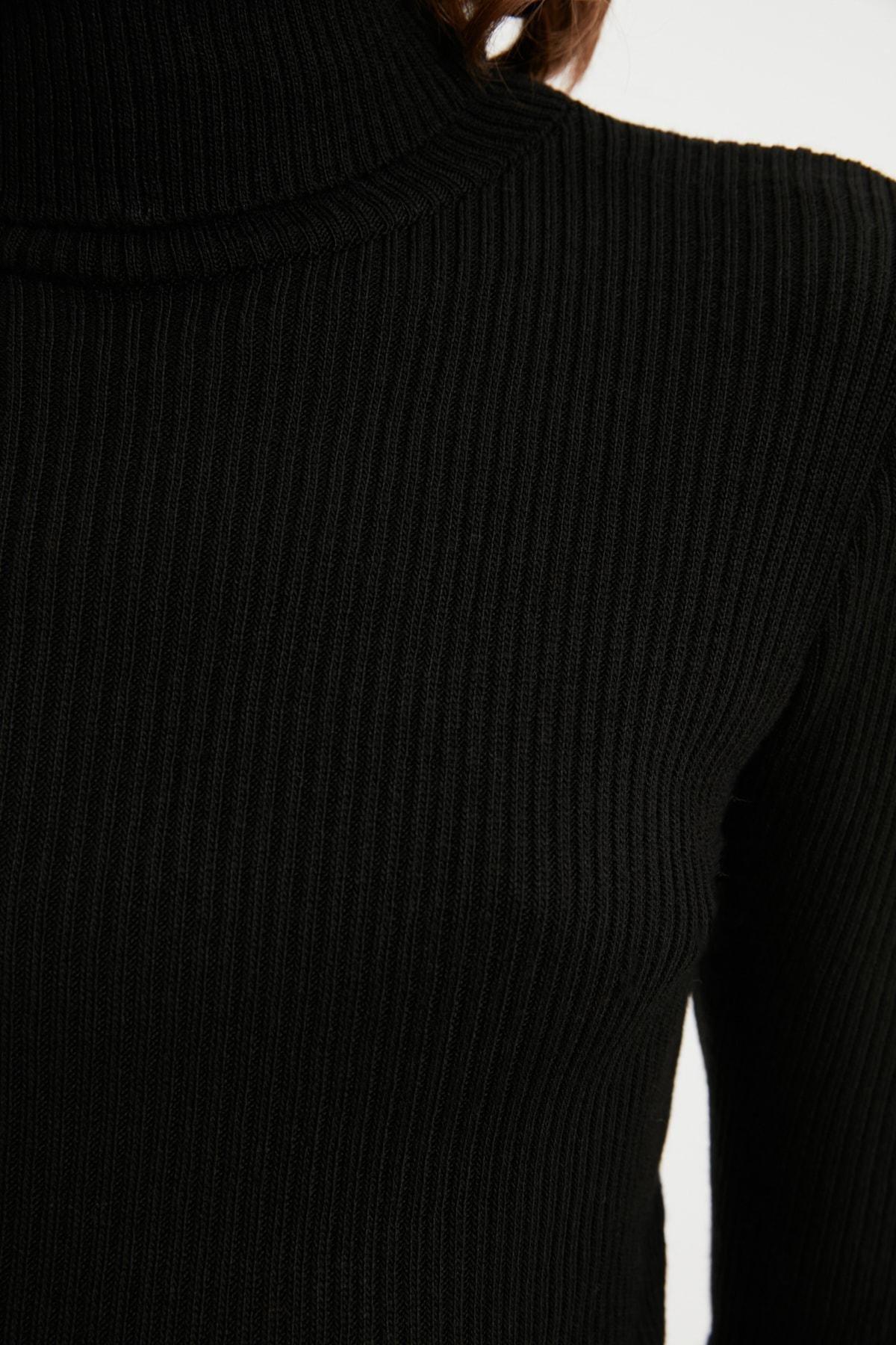 Black Regular Turtleneck Sweater, Black, large image number 7