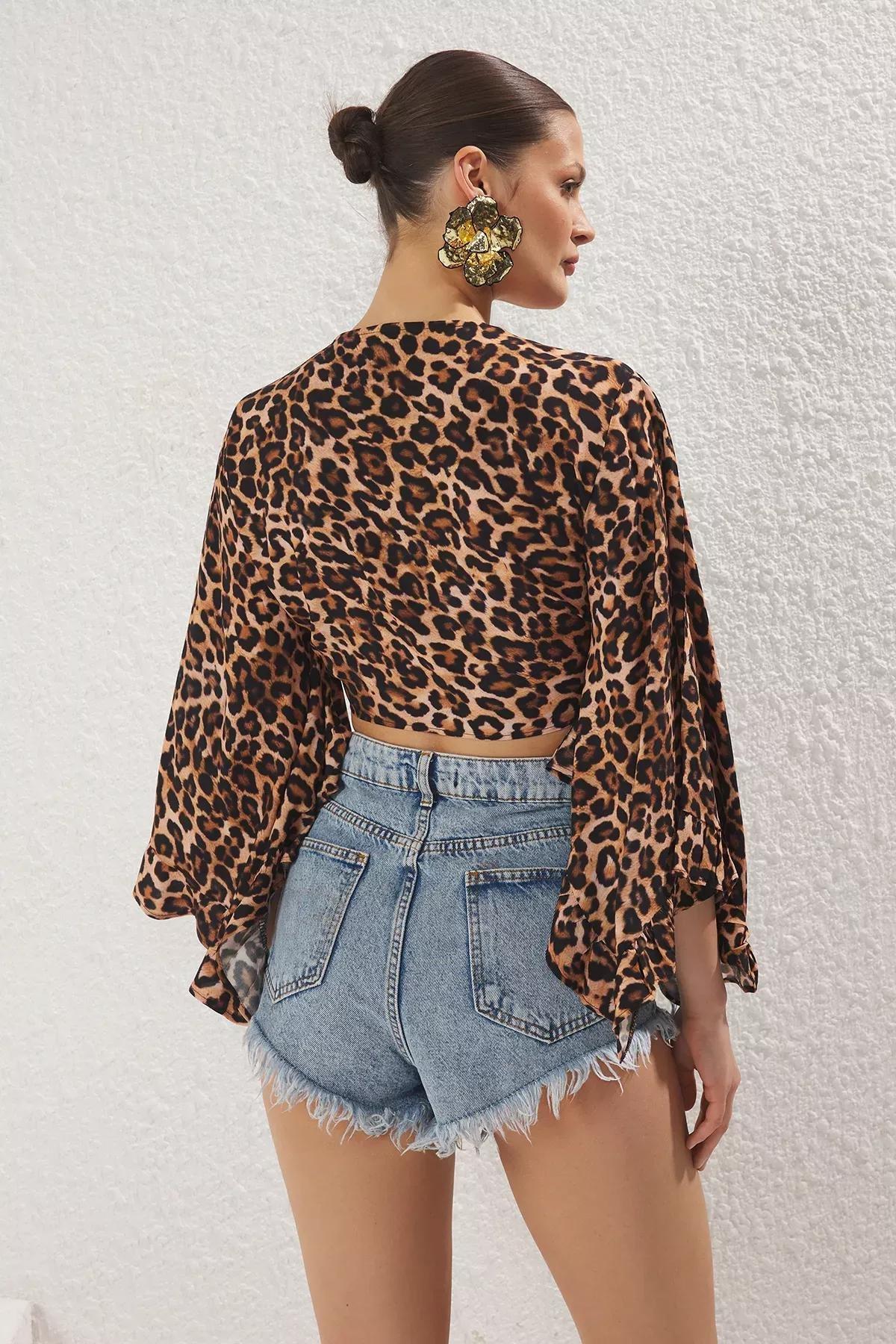 Leopard Print Crop Flounce Beach Blouse, , large image number 3