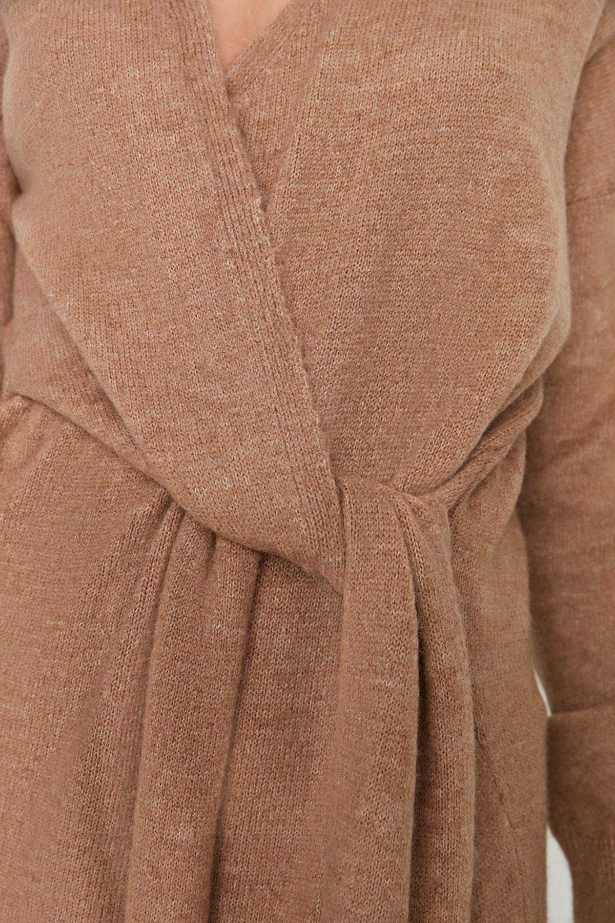 Brown Double-Breasted Off-Shoulder Dress, , large image number 3